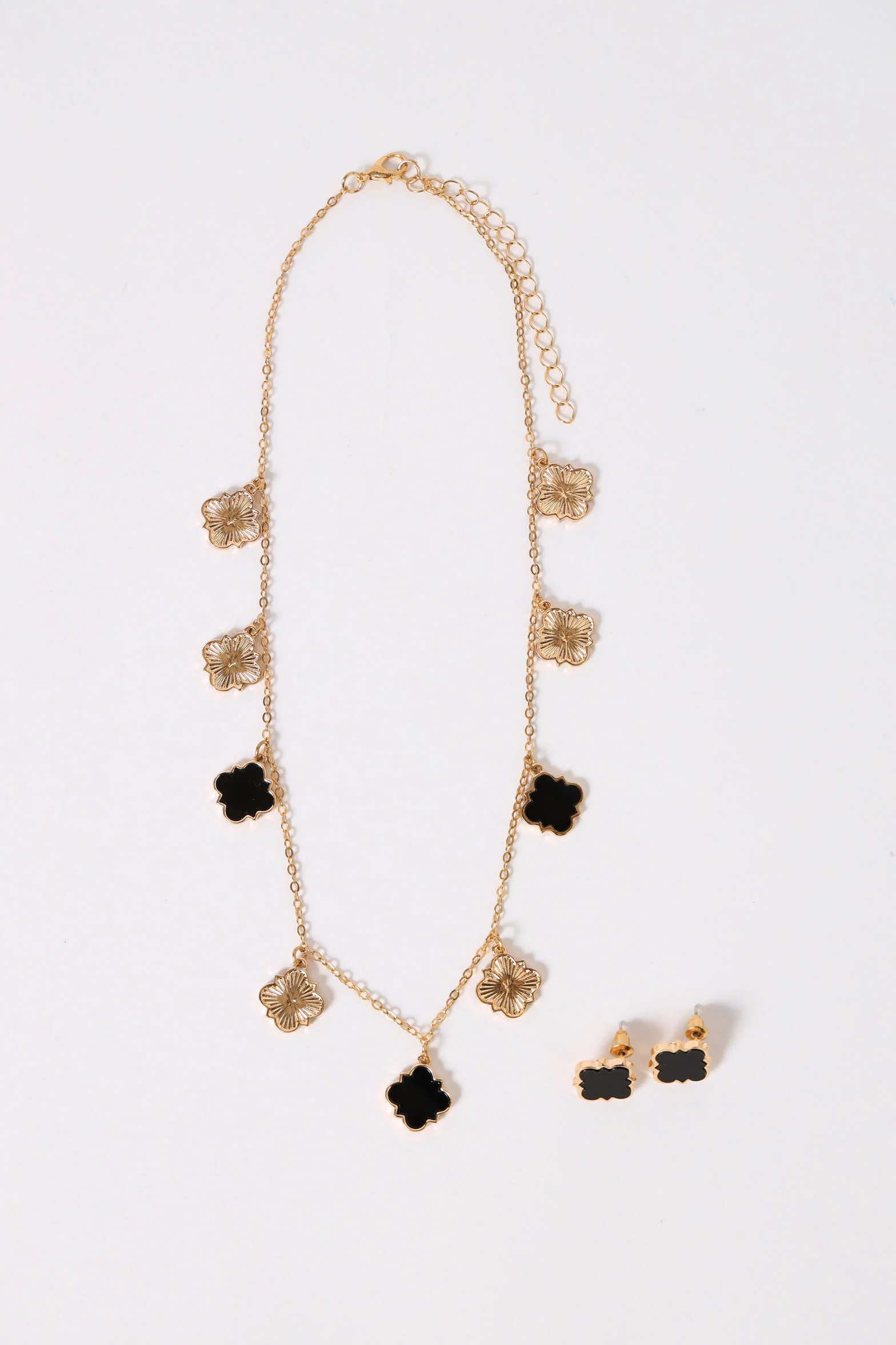 Epoxy Flower Pendant Necklace & Matching Stud Earrings - Black/Gold