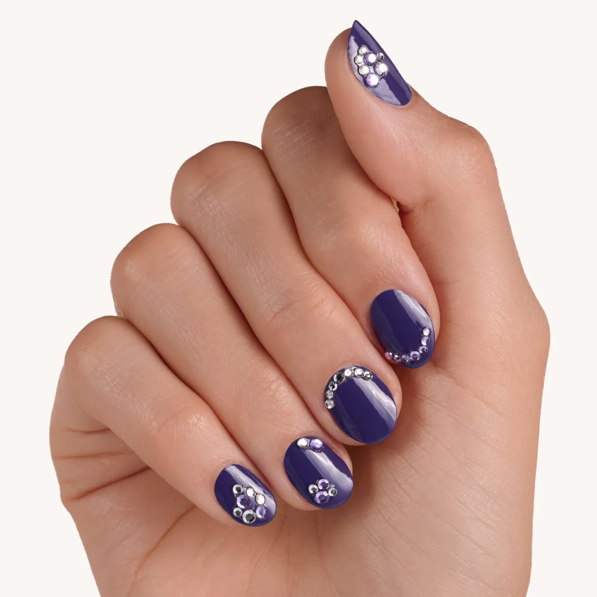 Essence 3D Nail Jewels - Image 2
