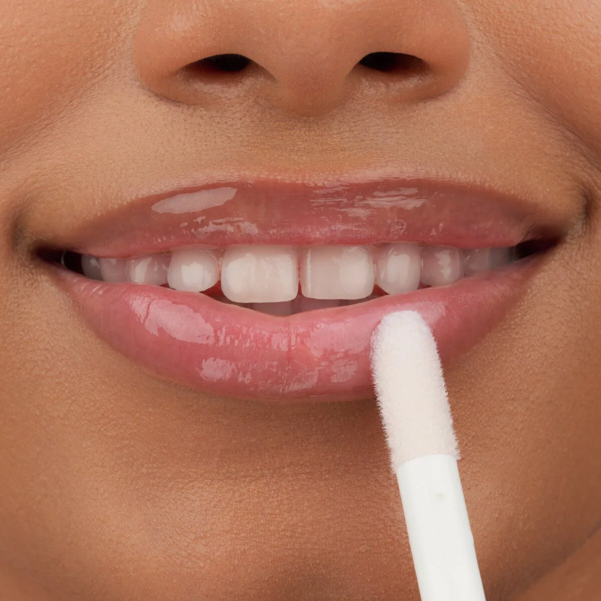 Hydra Kiss Lip Oil - Image 3
