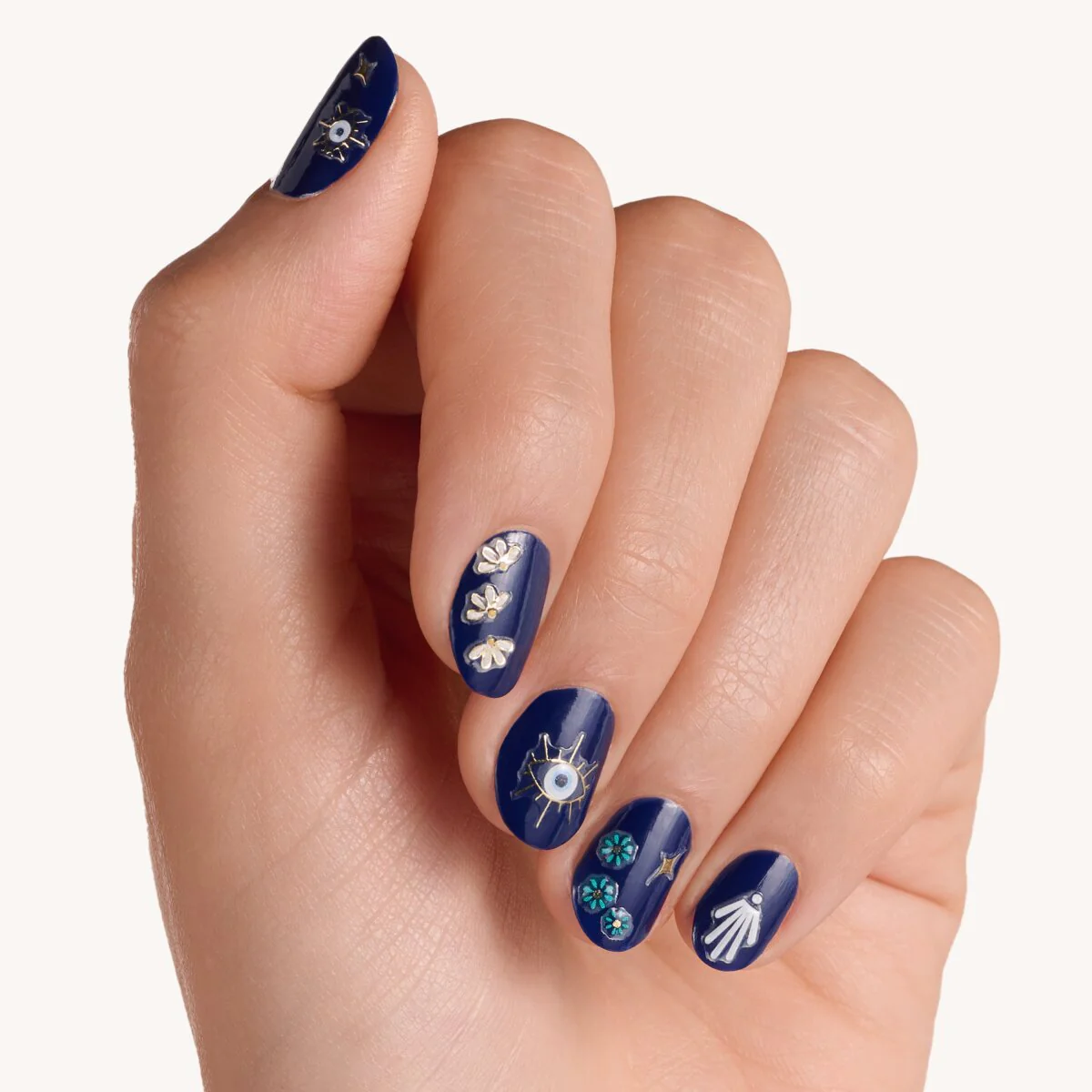Essence Stay Bold, It's Gold Nail Sticker - Image 3
