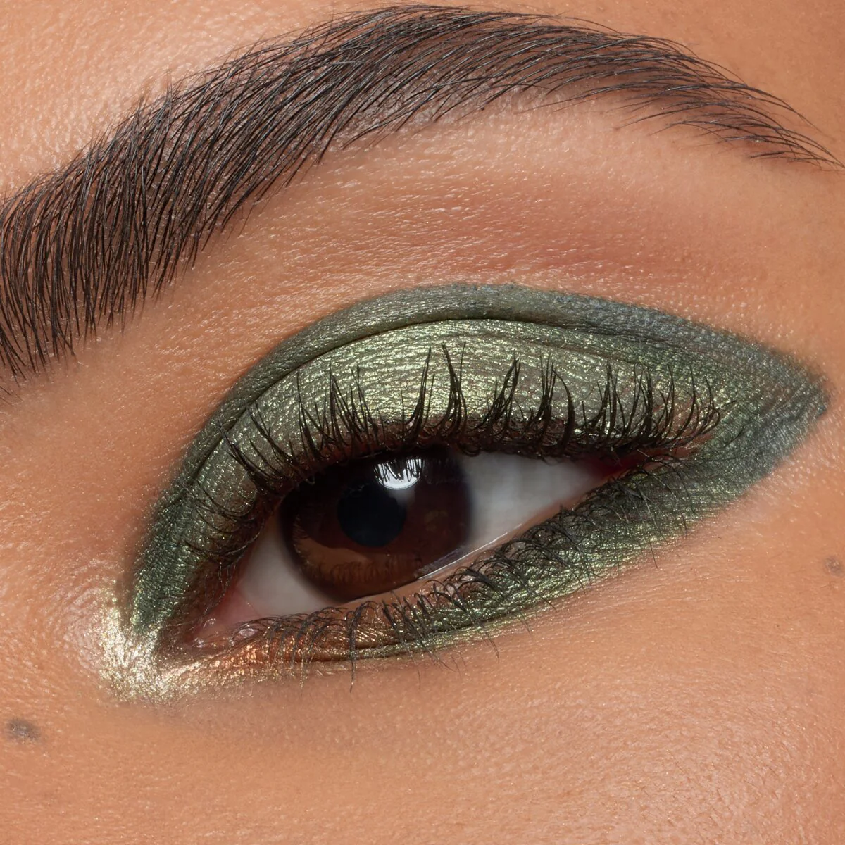 Essence Trust Your Intuition Mini Eyeshadow Palette - Image 4
