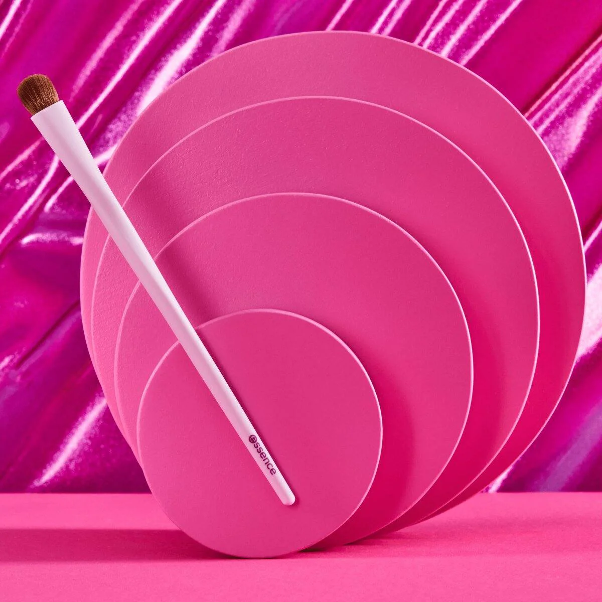 Eyeshadow Brush - Image 4