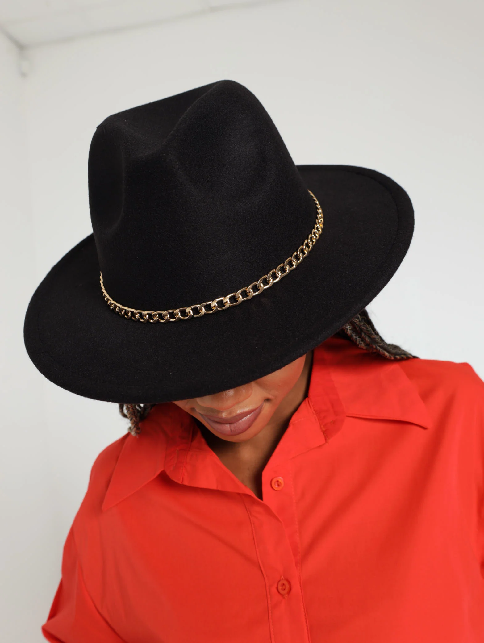 Felt Fedora With Chain Trim Hat - Black - Image 3