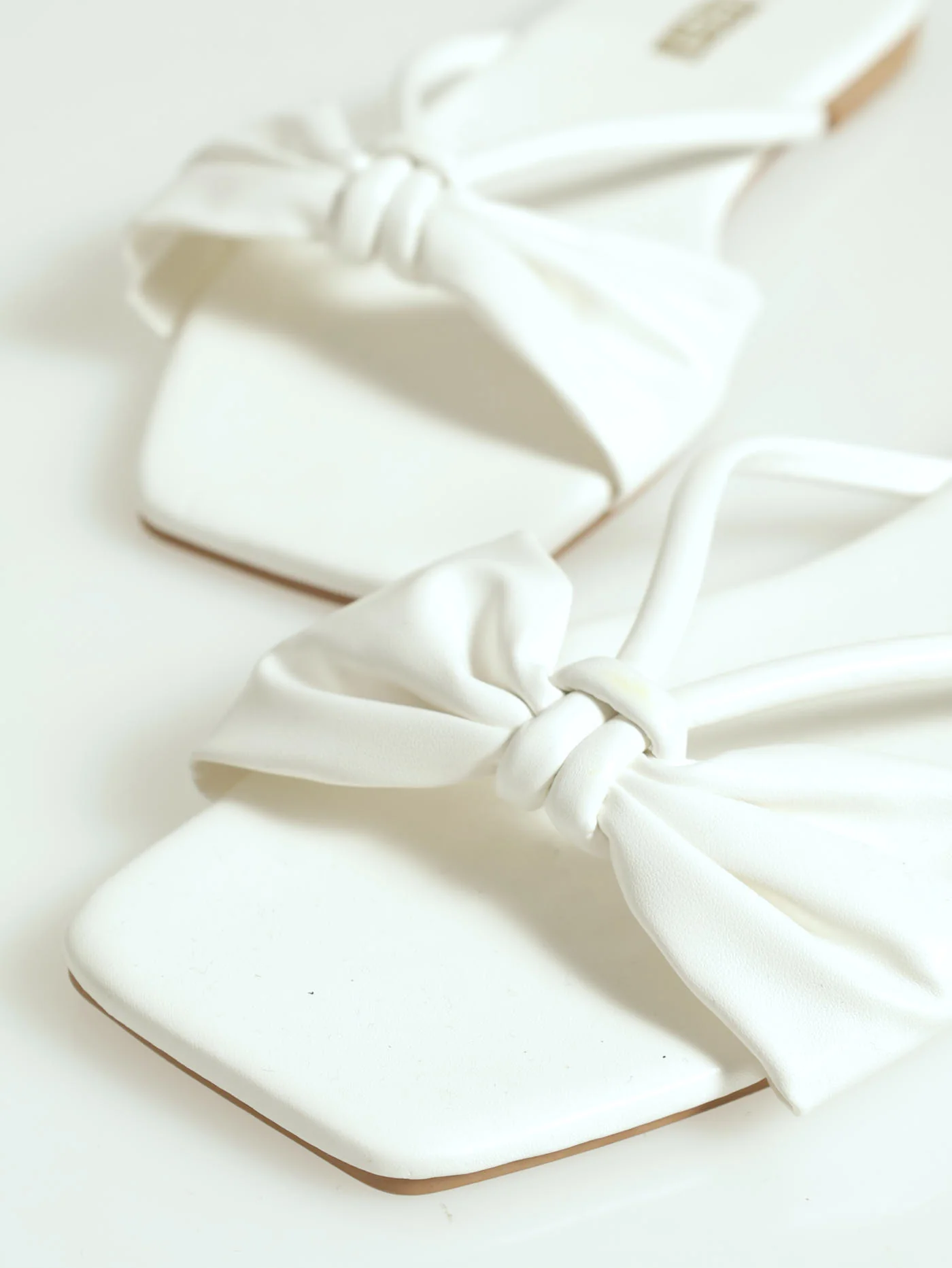 Flat Basic Knot Mock Thong Mule Sandal - White - Image 2