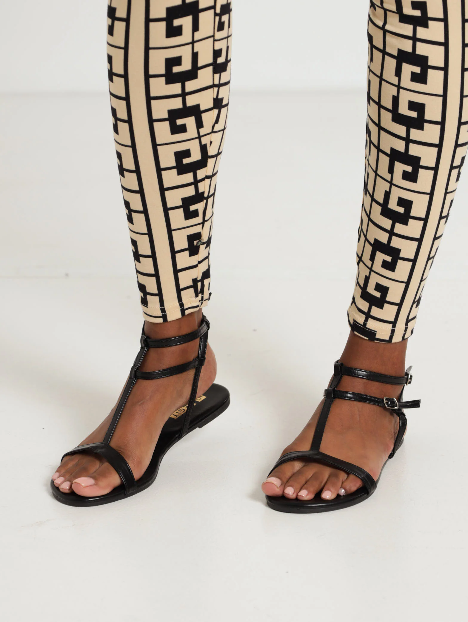 Flat Minimalistic Gladiator Sandal