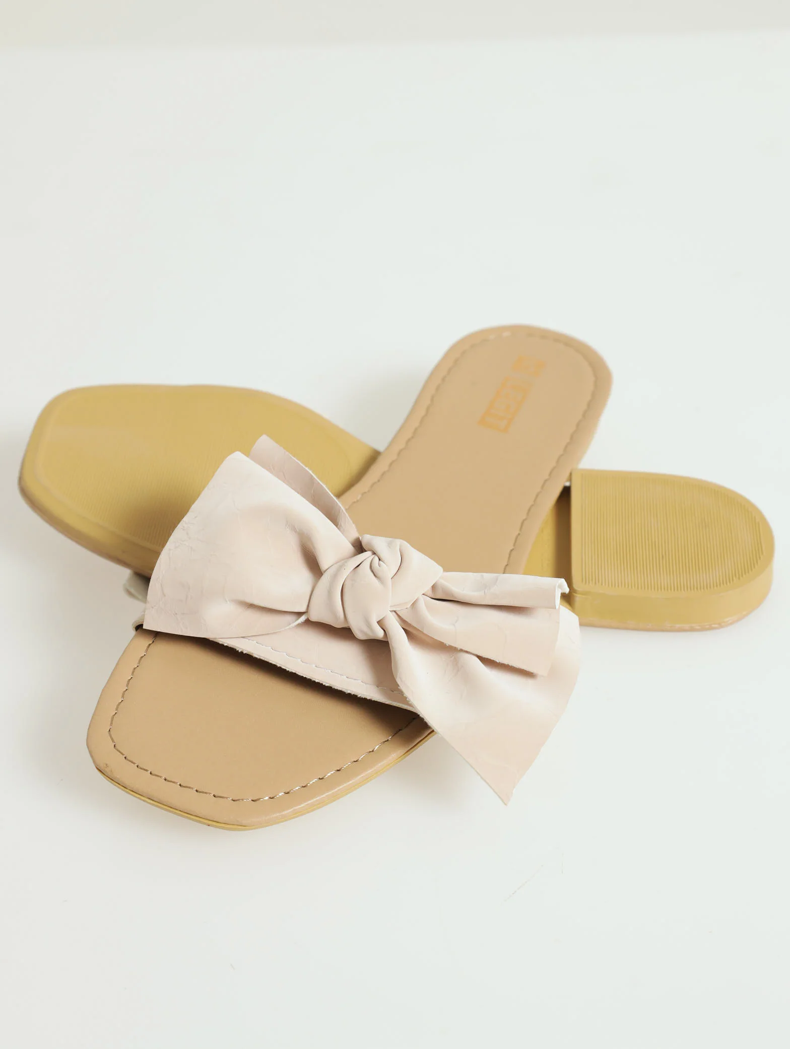 Flat One Strap Bow Push In Mule Sandal - Image 2