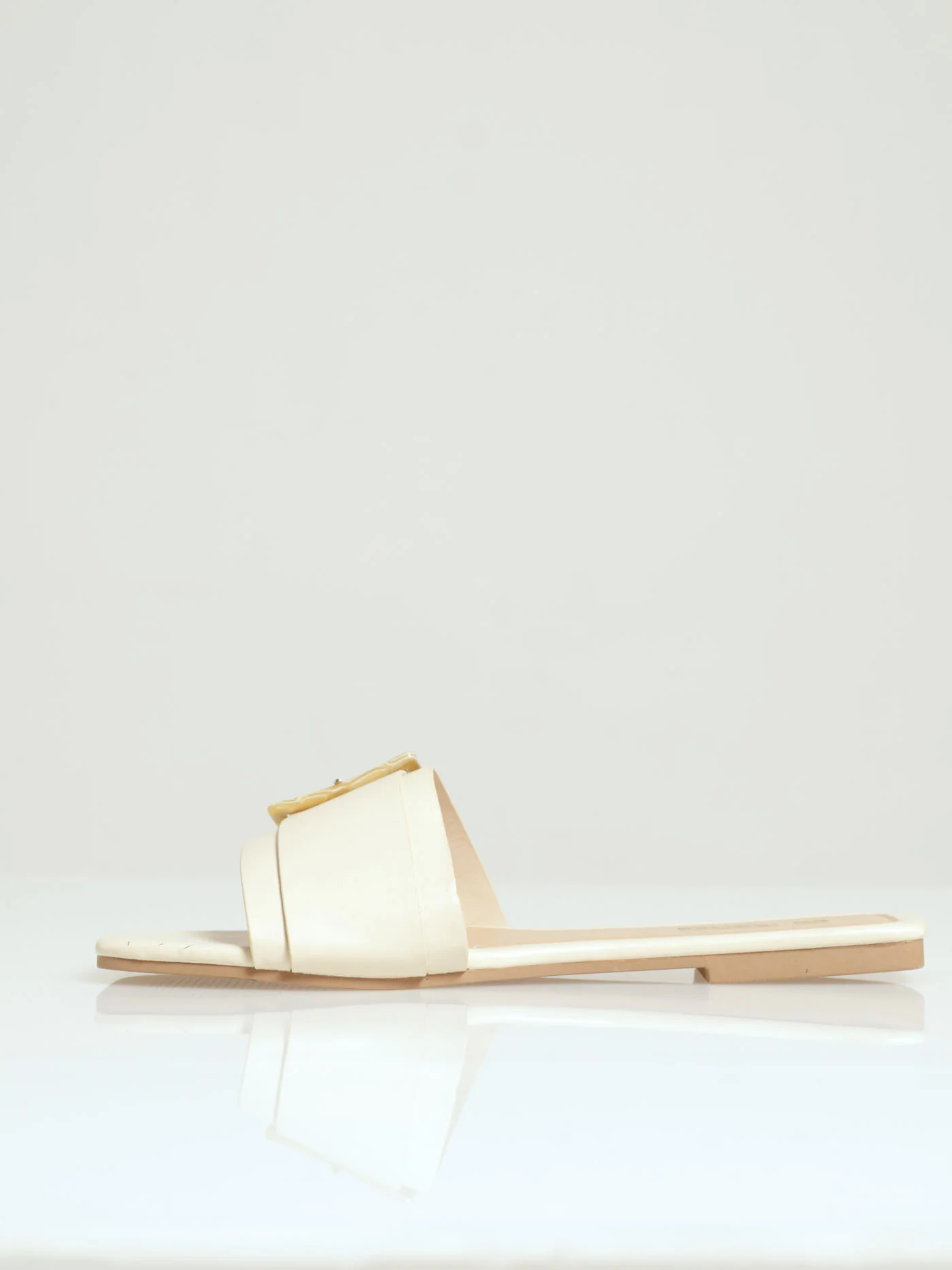 Flat One Strap Push In Mule Sandal With Mother Of Pearl - White - Image 3