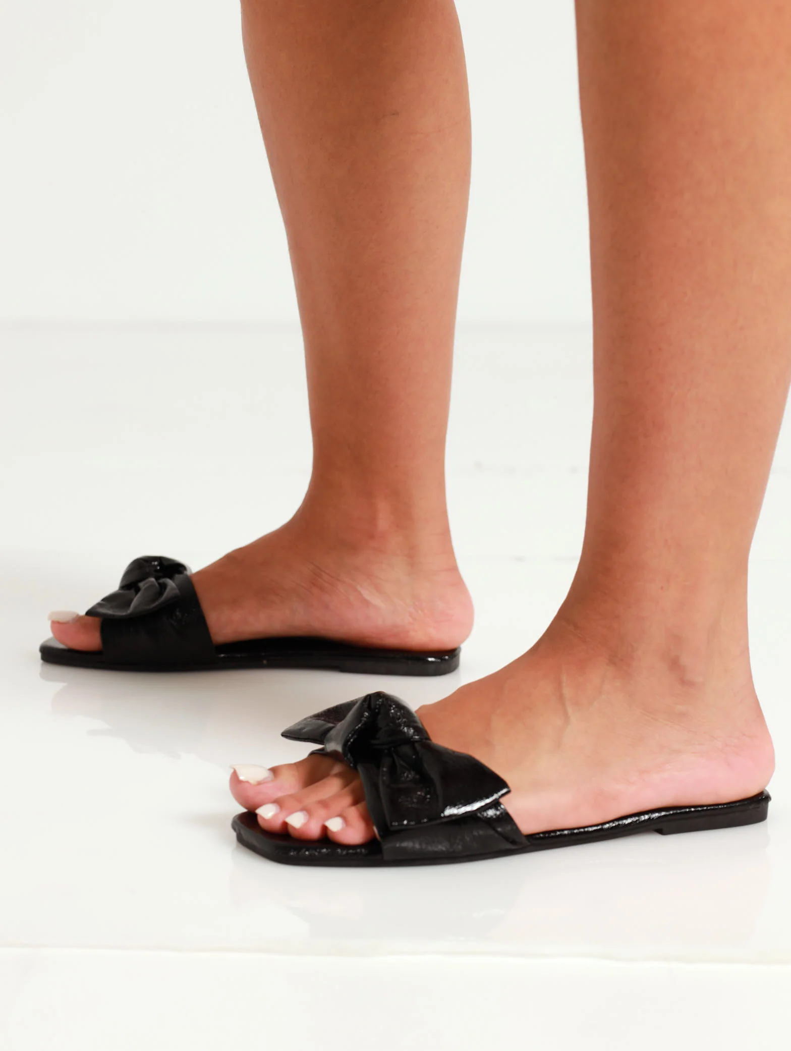 Flat PU Bow Pushin Sandal - Image 3