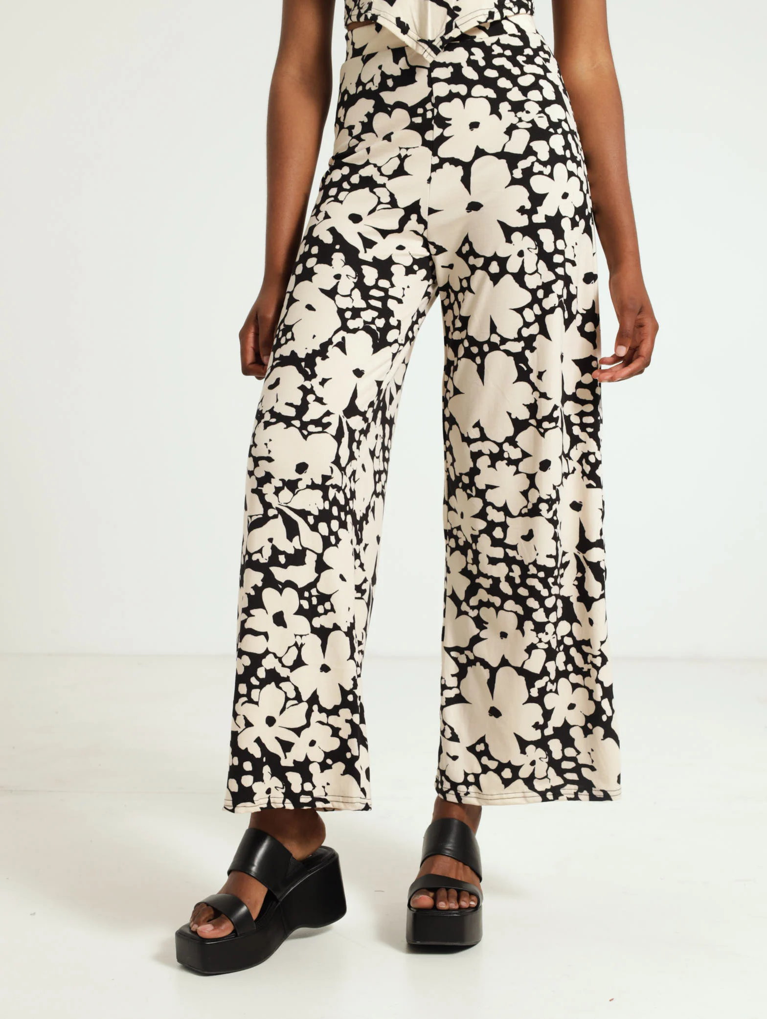 Floral Ditsy Wideleg Pants