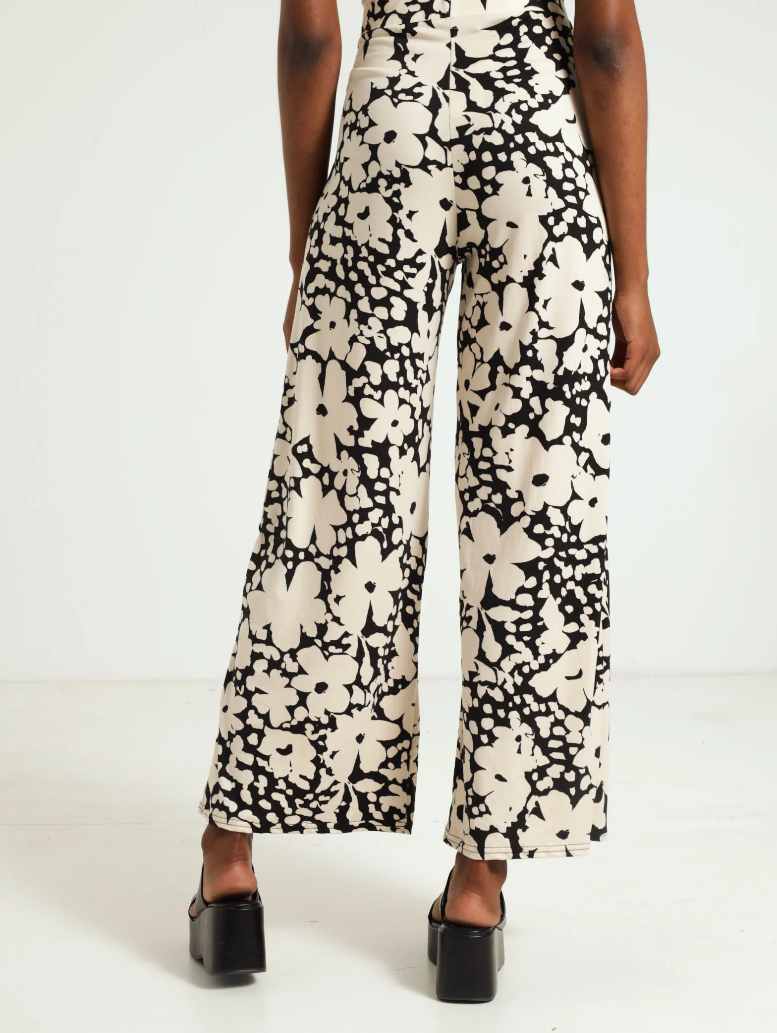 Floral Ditsy Wideleg Pants - Image 4