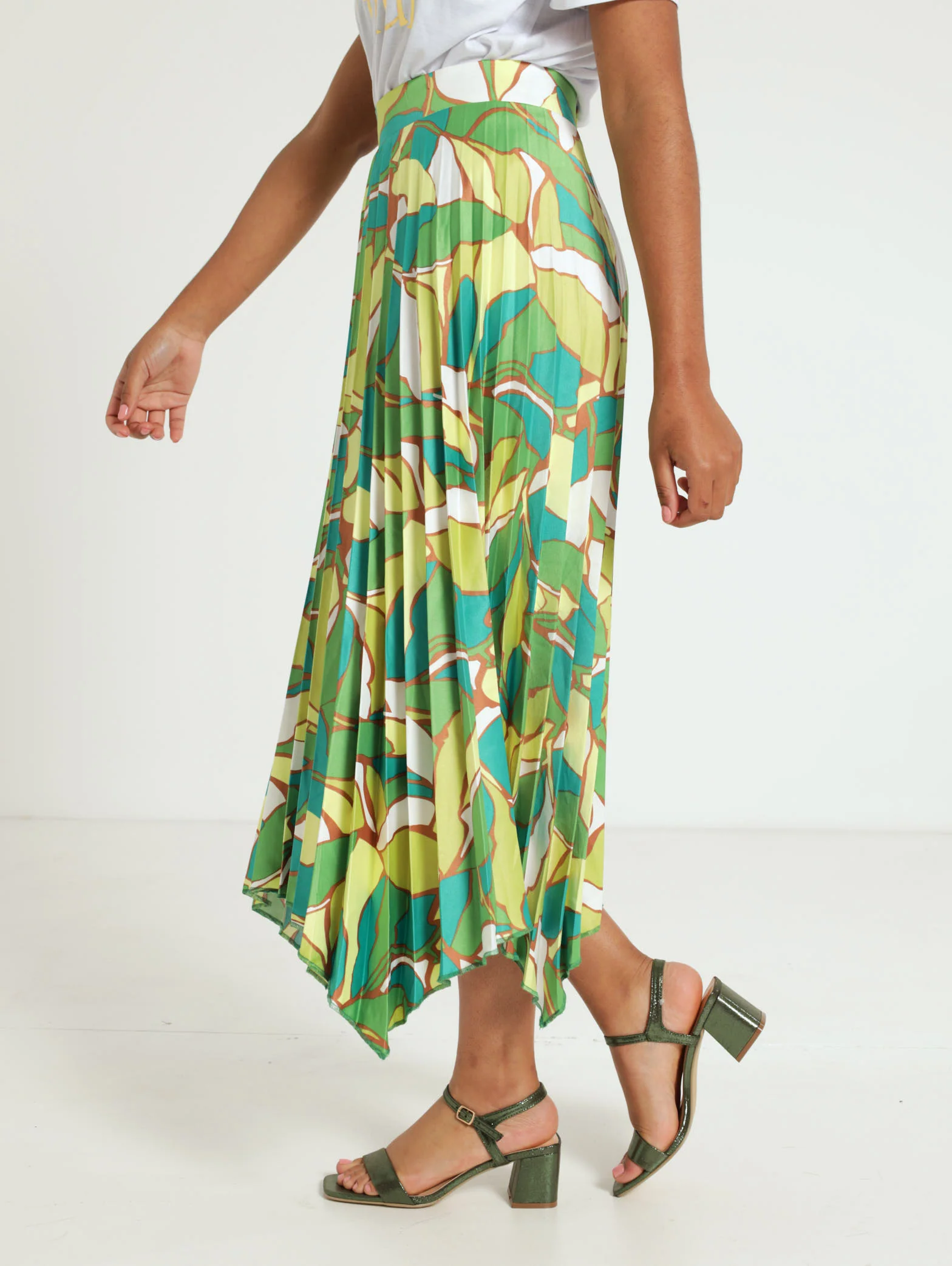 Floral Pleated Skirt - Image 3