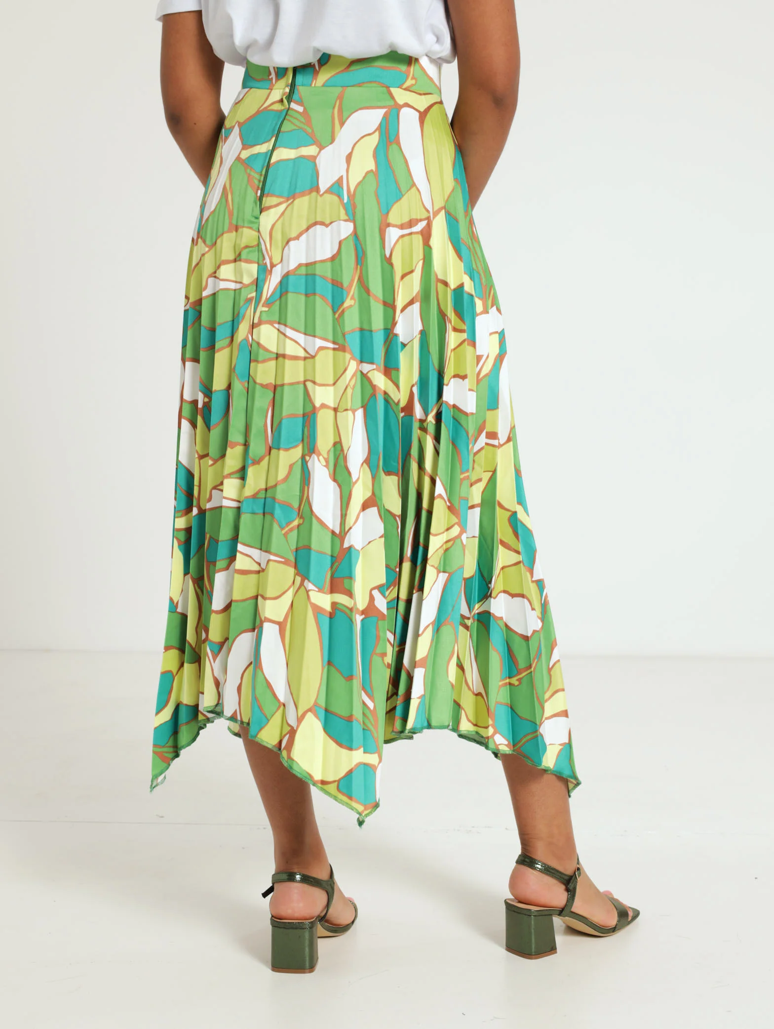 Floral Pleated Skirt - Image 4