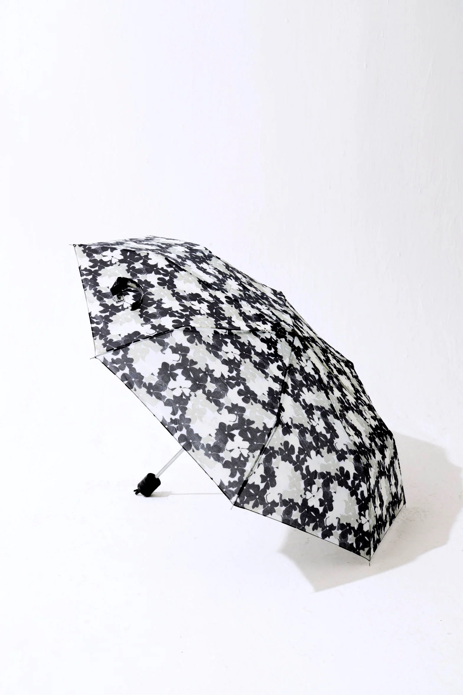 Floral Print Umbrella - Black/White - Image 3