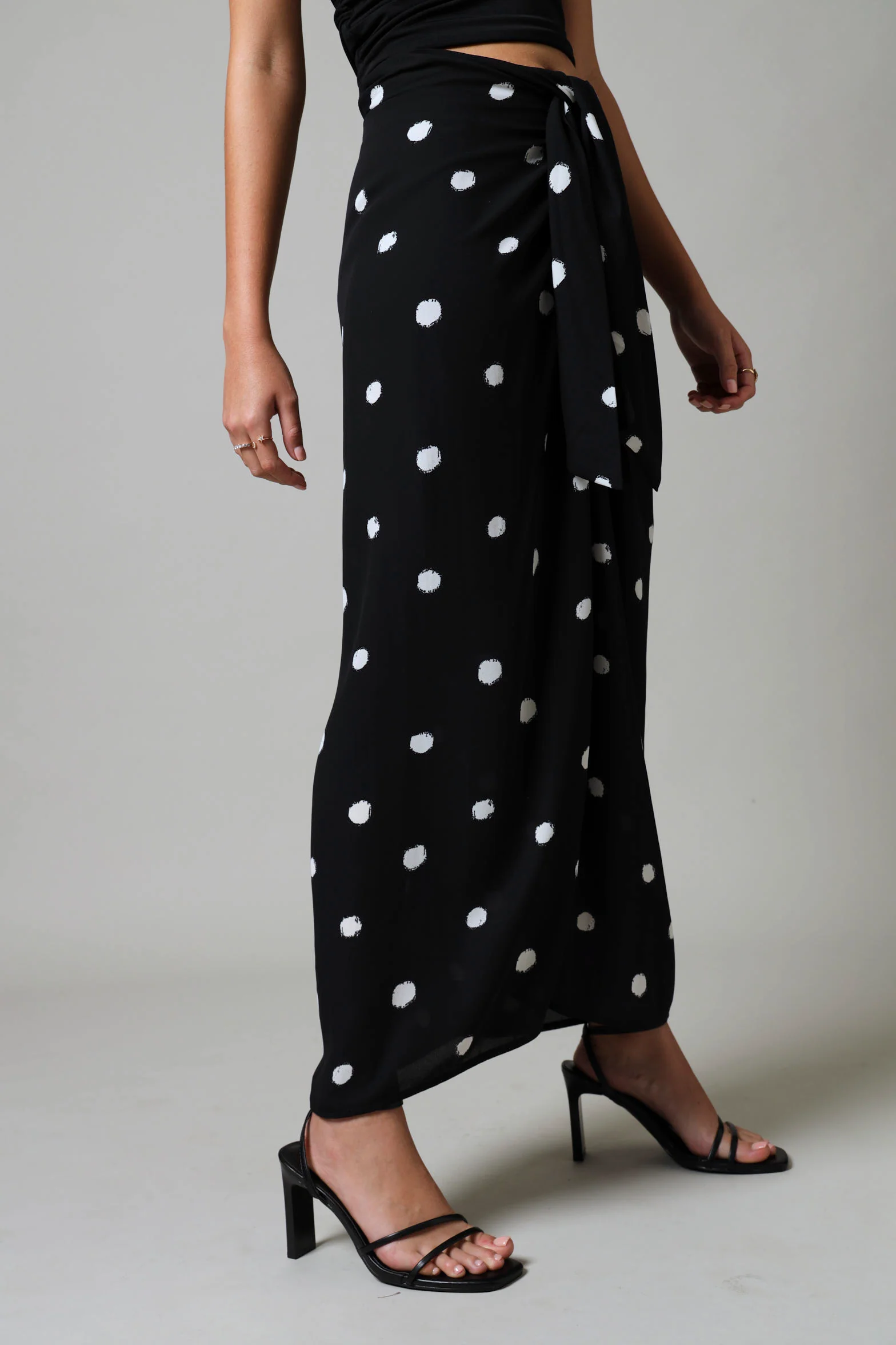Front Tie Detail Skirt - Black/White - Image 3