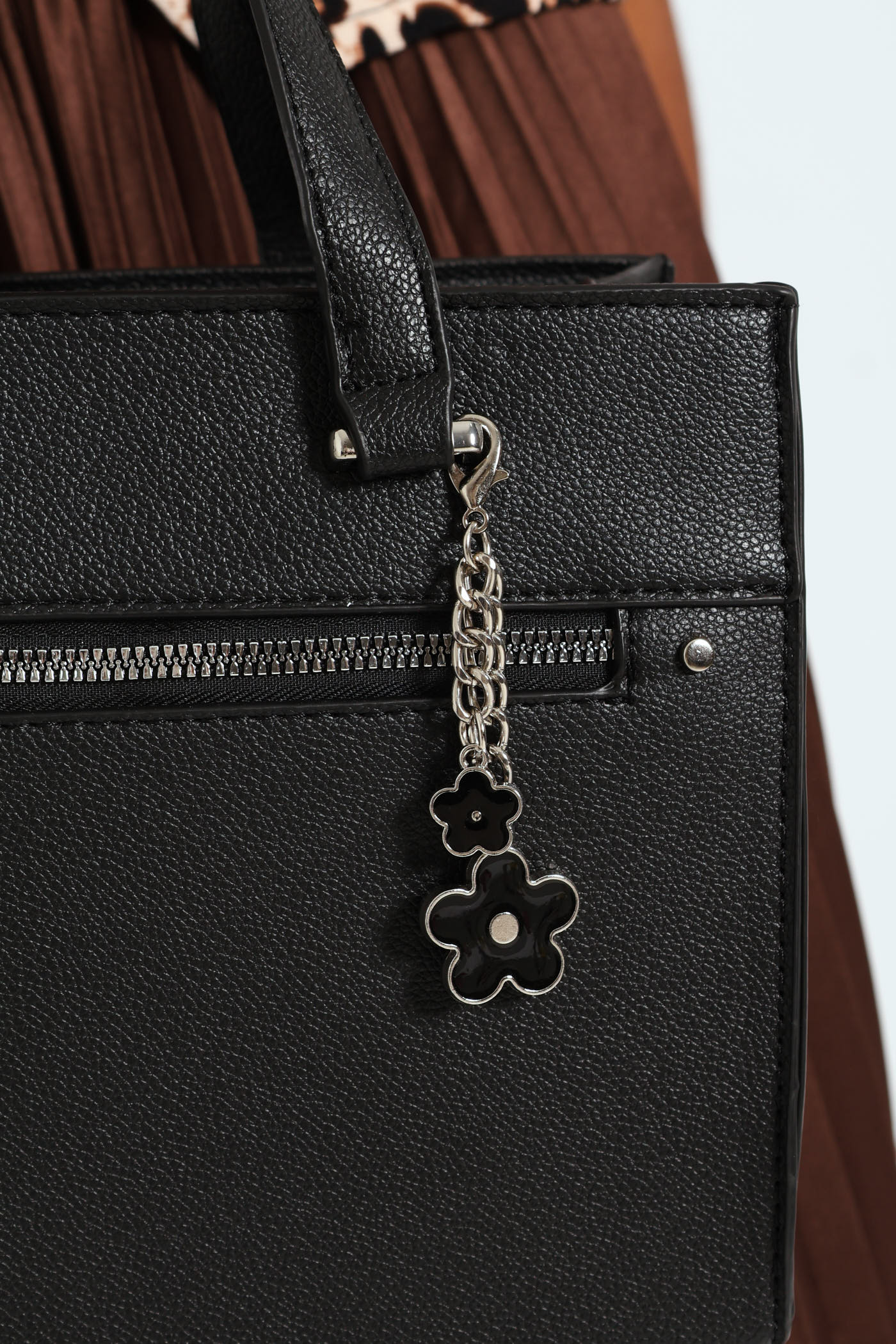 Front Zip Butterfly & Heart Charm Detail Tote Bag - Black - Image 5