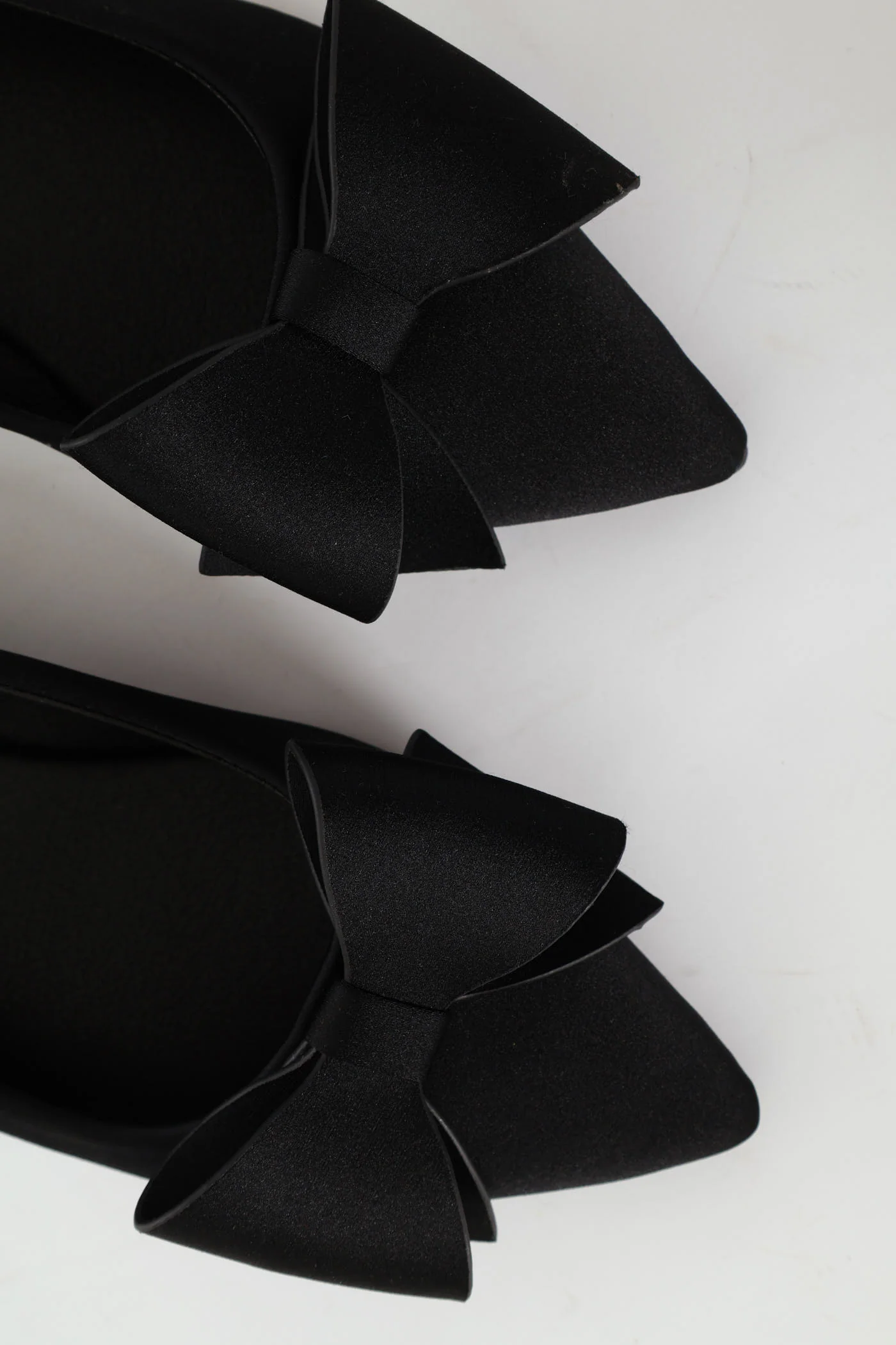 Full Satin Pointy Pump - Black - Image 3
