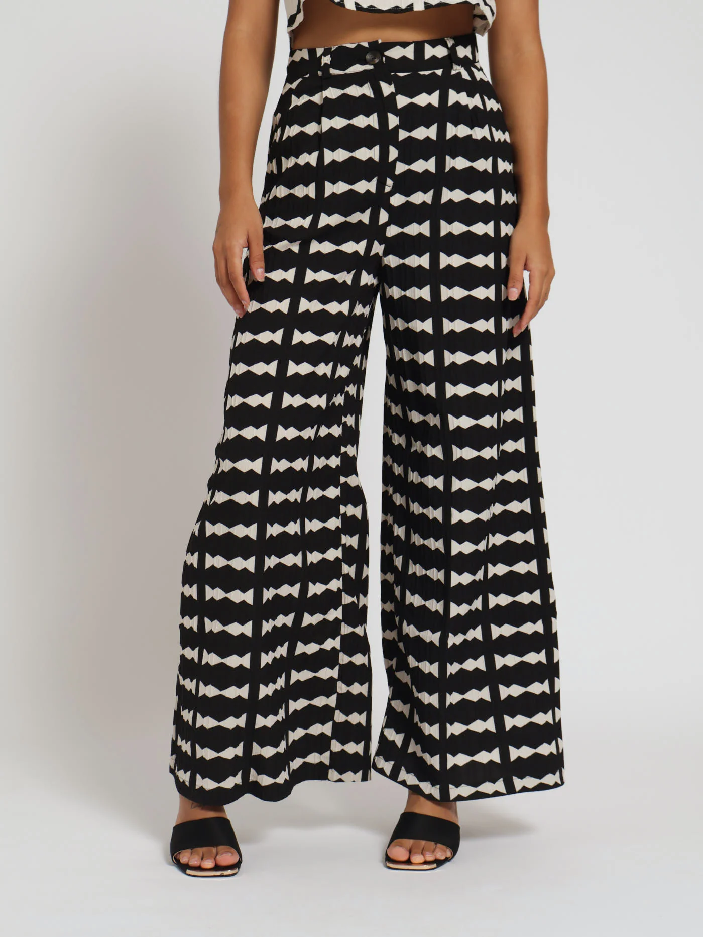 Geo Crinkle Wideleg Pants - Black/Cream