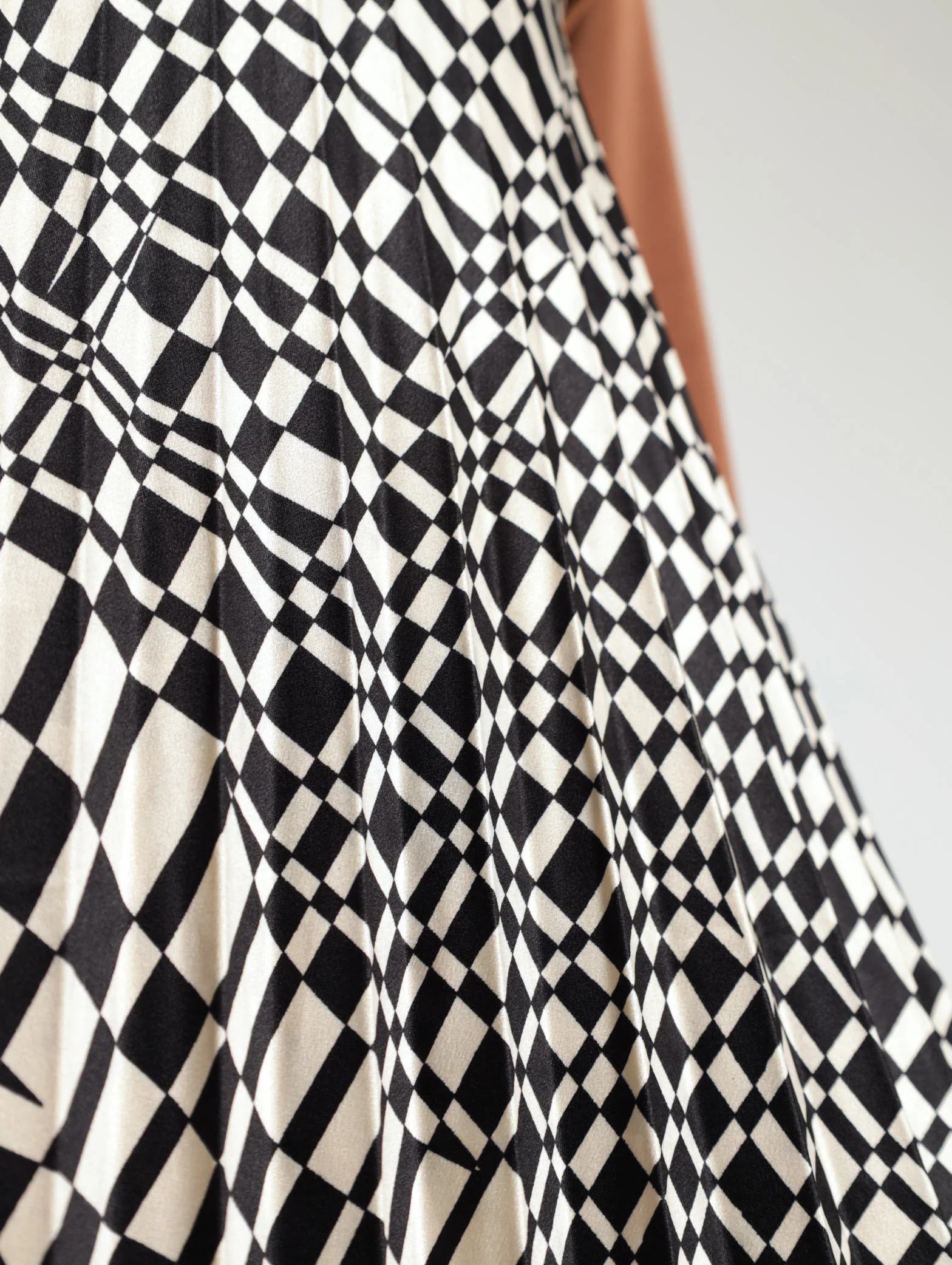 Geometric Pleated Skirt - Image 5