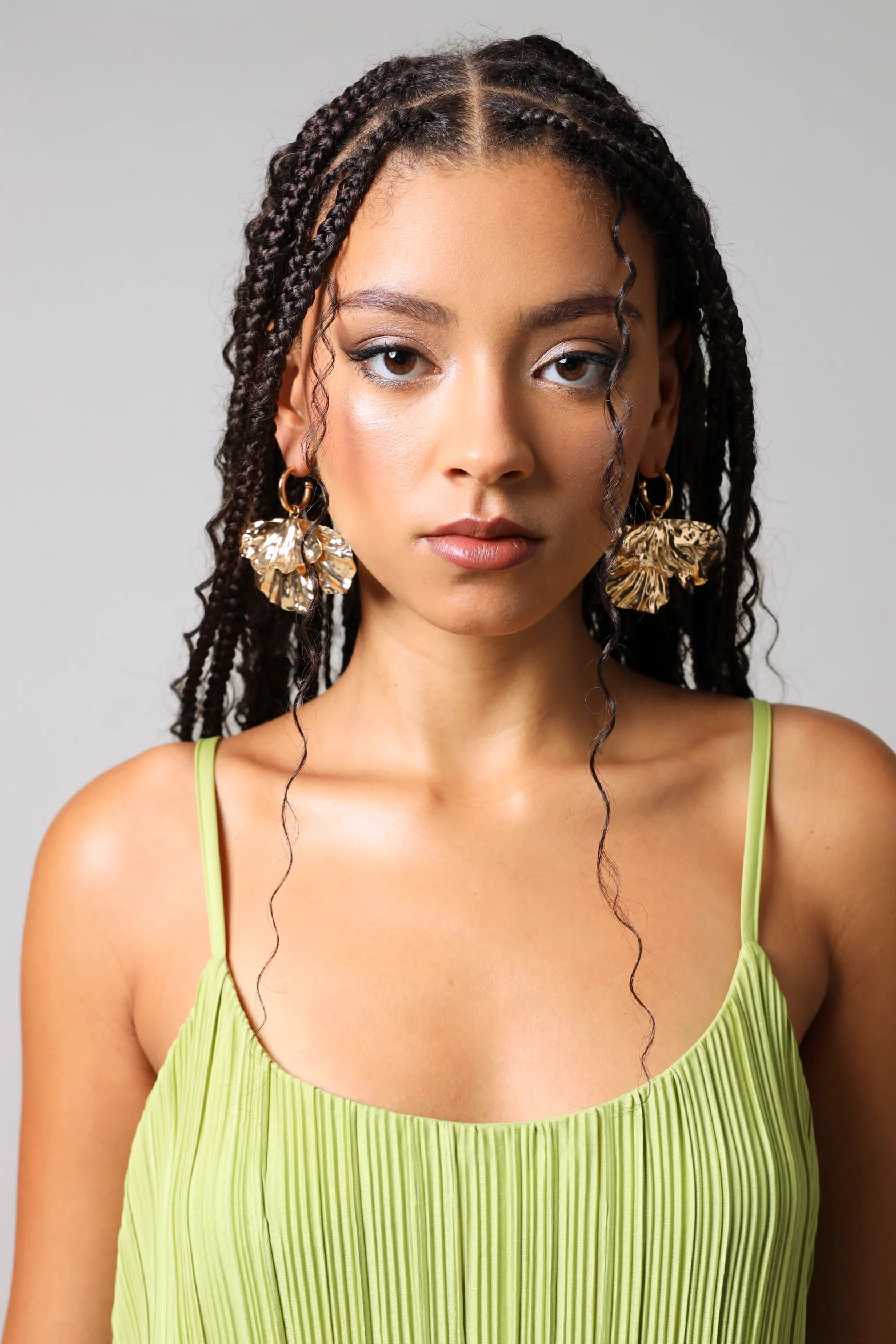 Hanging Leaf Flowers Earings - Gold