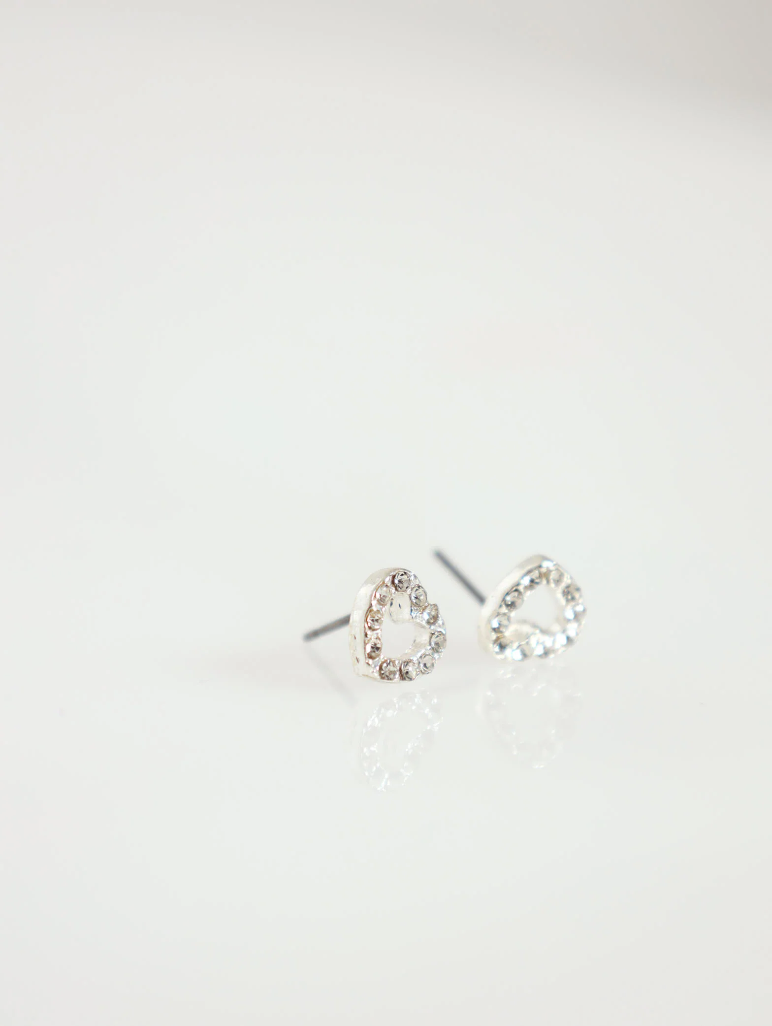 Heart Locket With Diamante & Heart Studs - Image 2