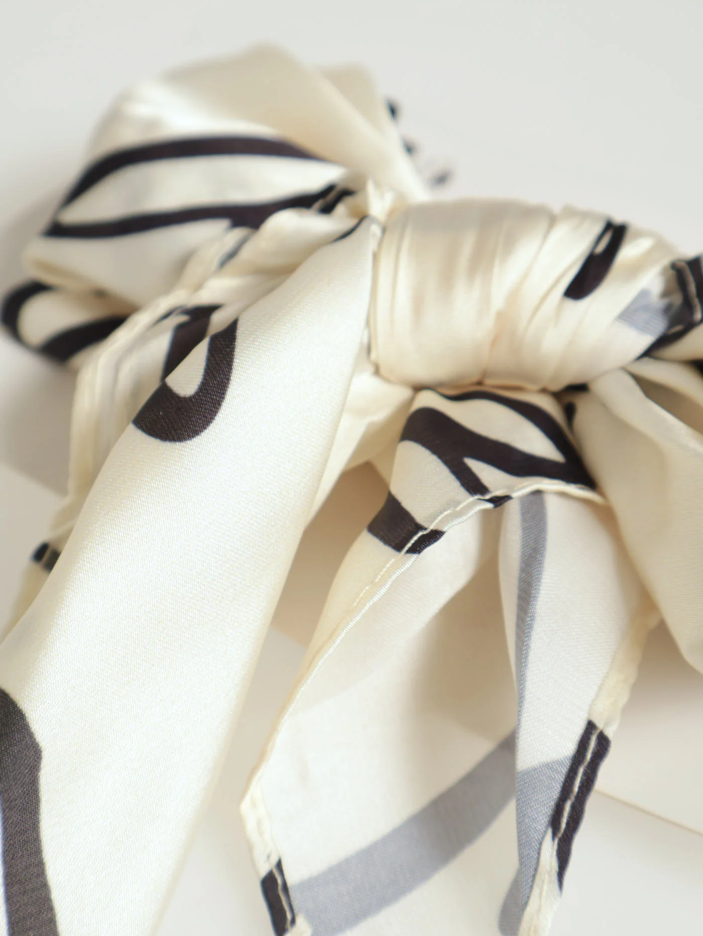 Heart Print Satin Scarf - Beige/Black - Image 2