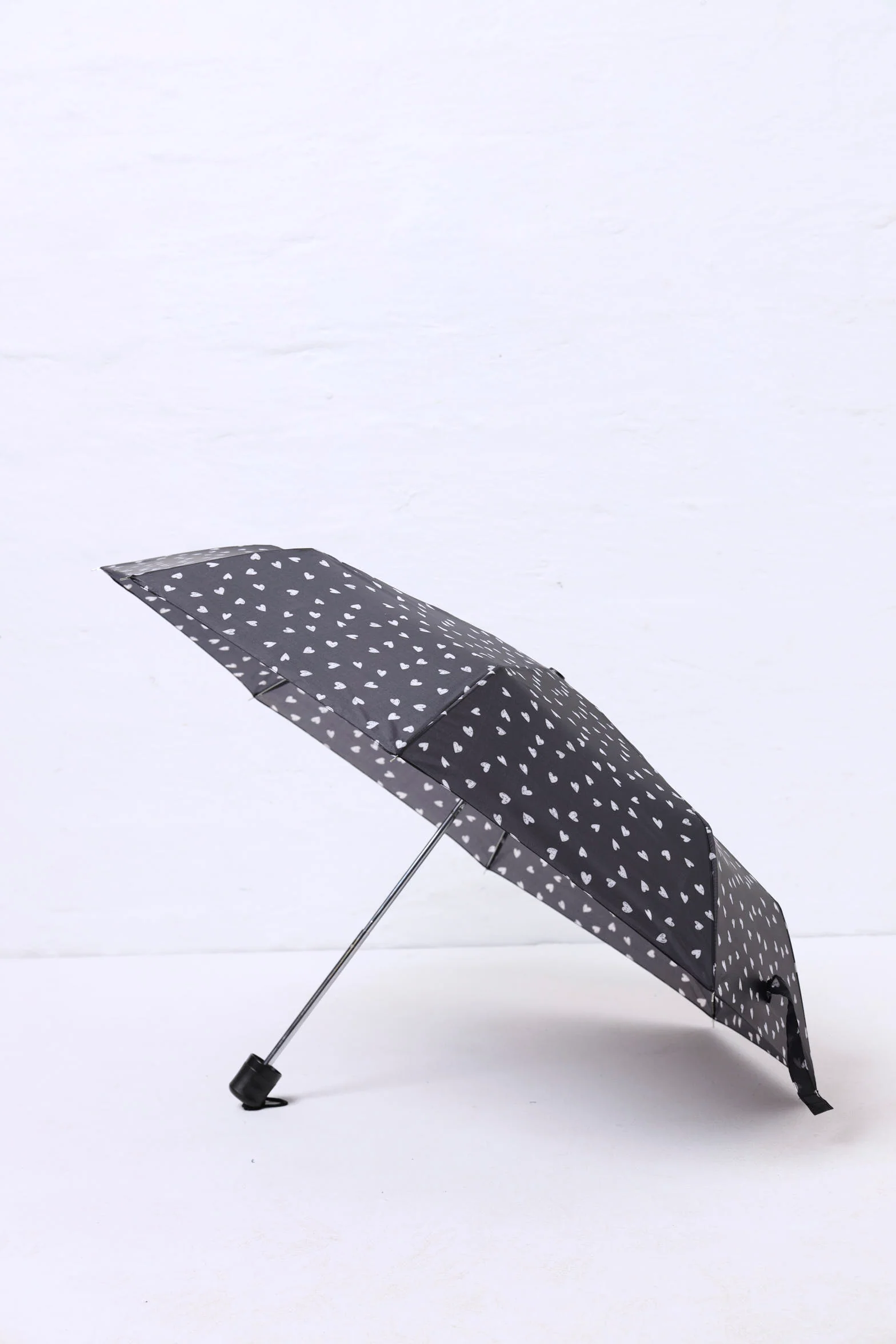 Heart Print Umbrella - Black - Image 3