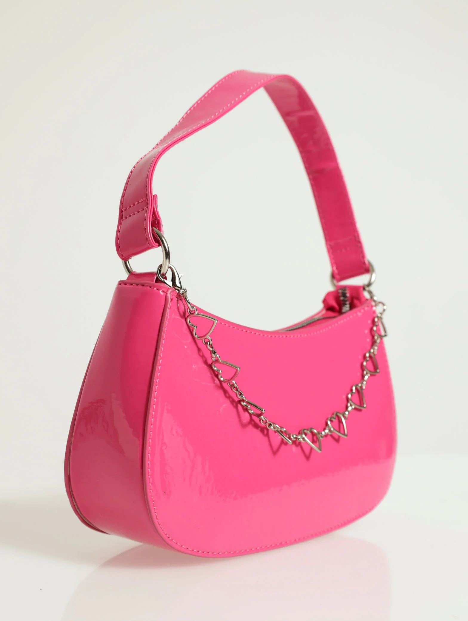 Heart Trim Detailed Shoulder Bag - Image 2