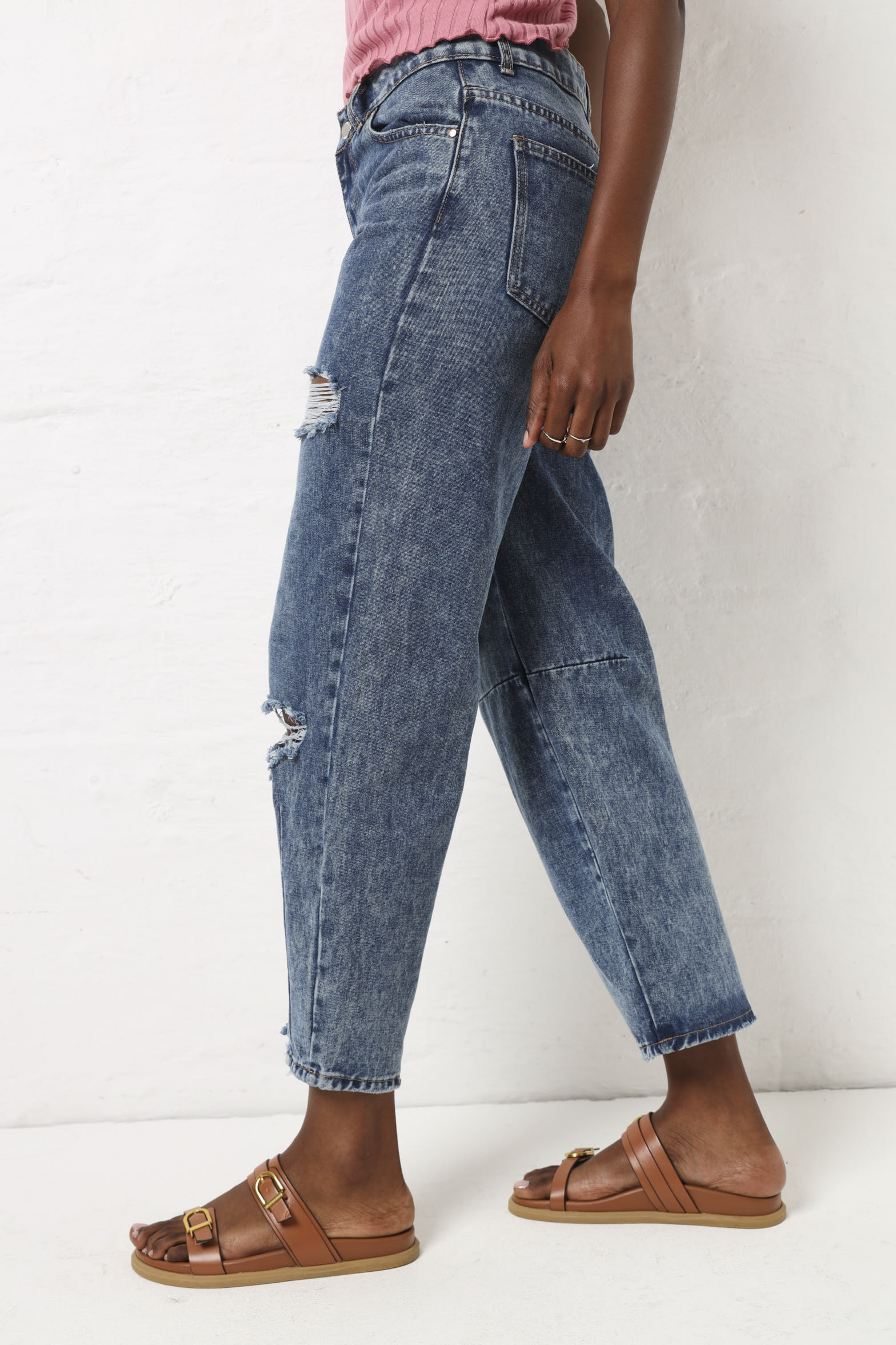 Heavily Abraised Barrel Jean - Dark Wash - Image 5