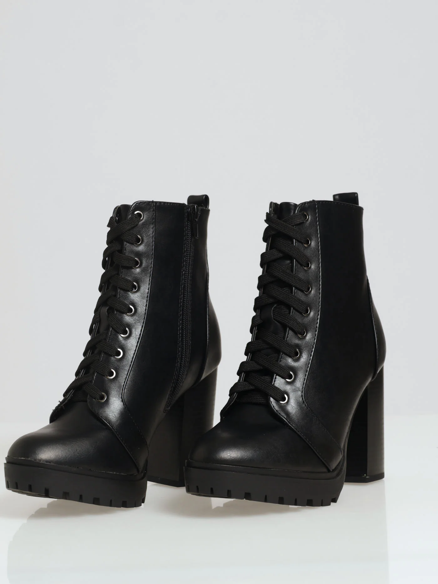 Heeled Ankle Block Lace Up Boot - Black