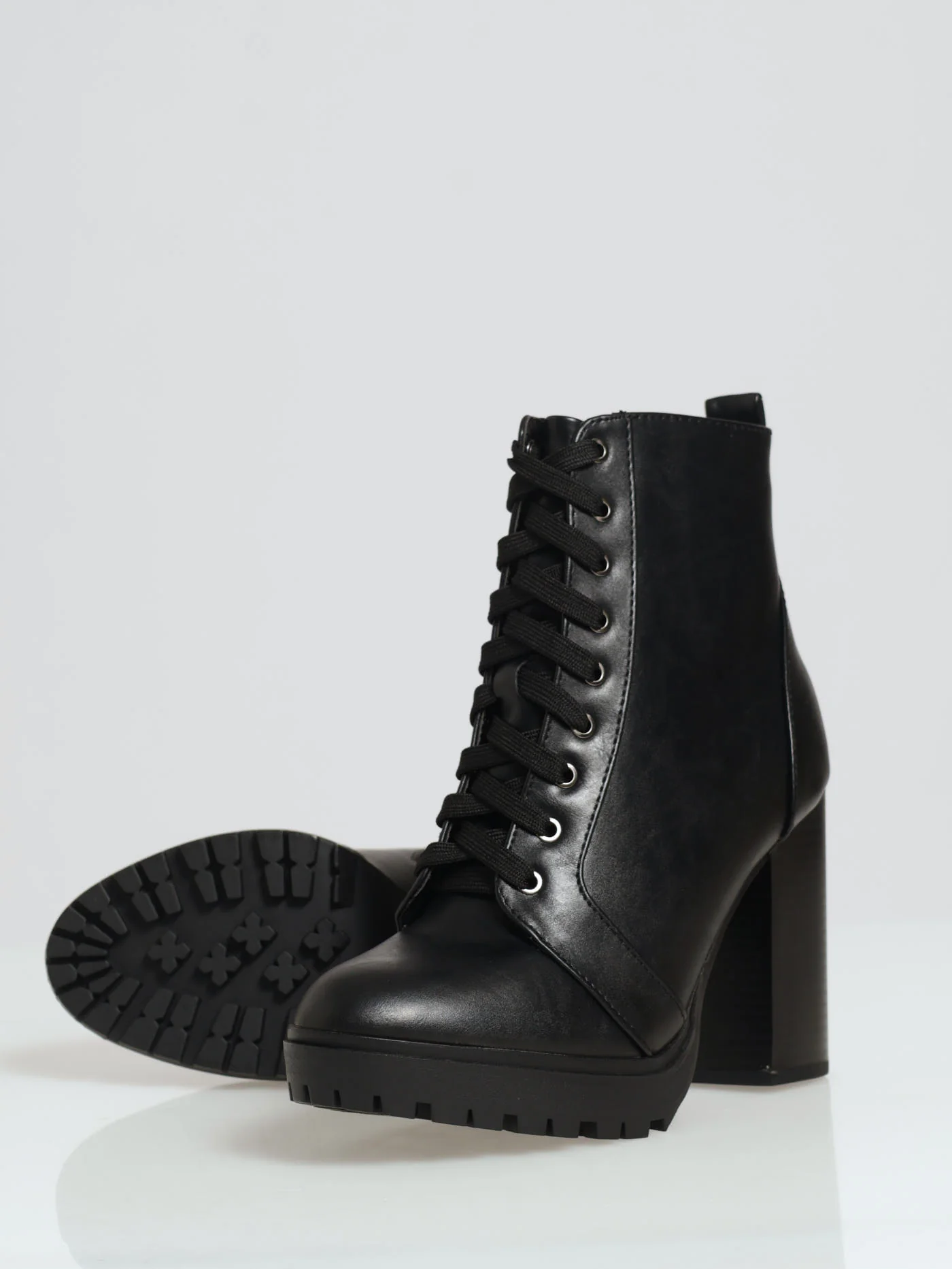 Heeled Ankle Block Lace Up Boot - Black - Image 3