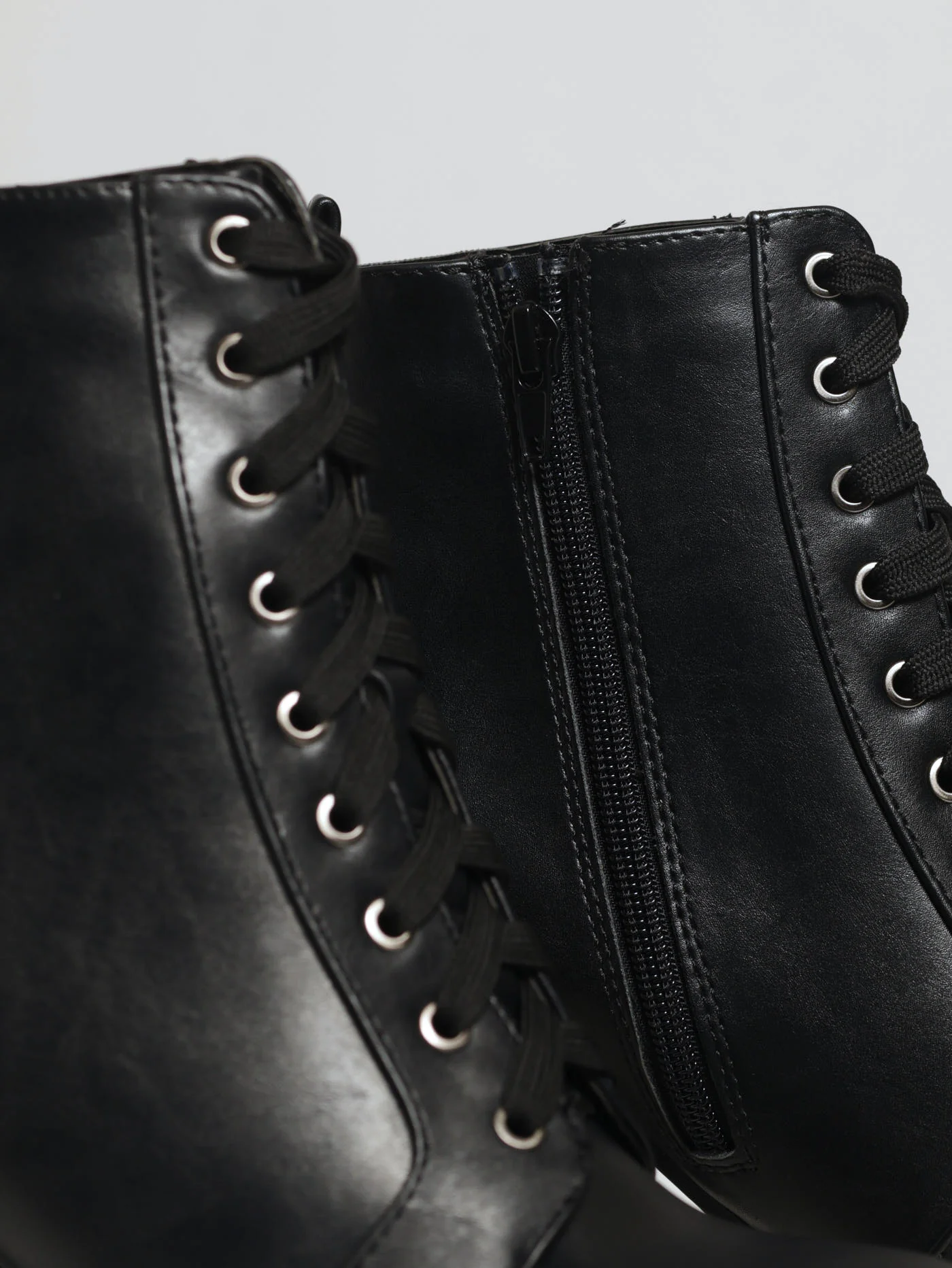 Heeled Ankle Block Lace Up Boot - Black - Image 5