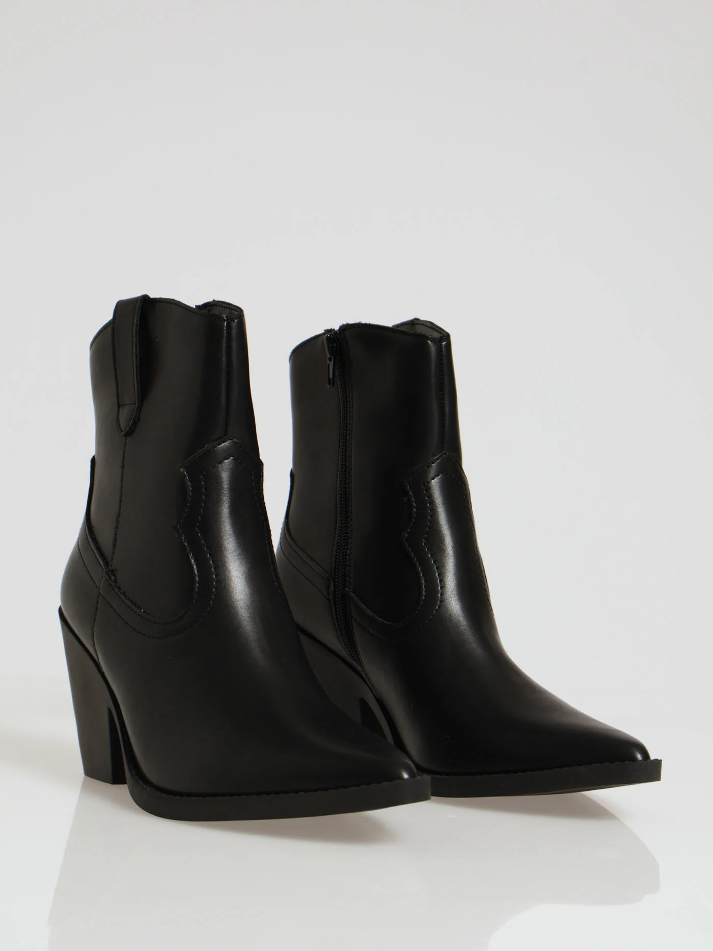 Heeled Ankle Pointy Western Boot - Black