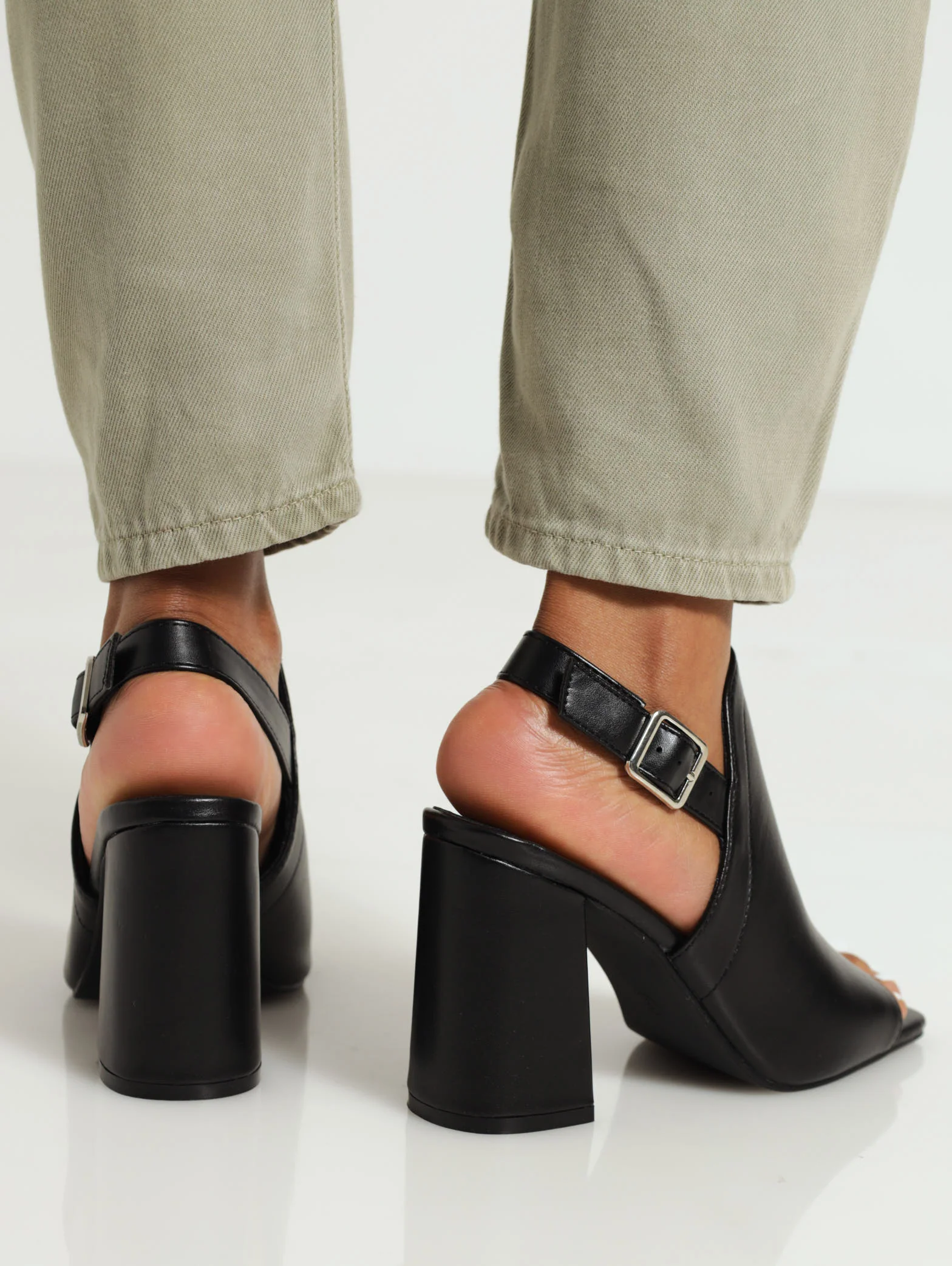 Hi-Block Caged Mule - Image 3