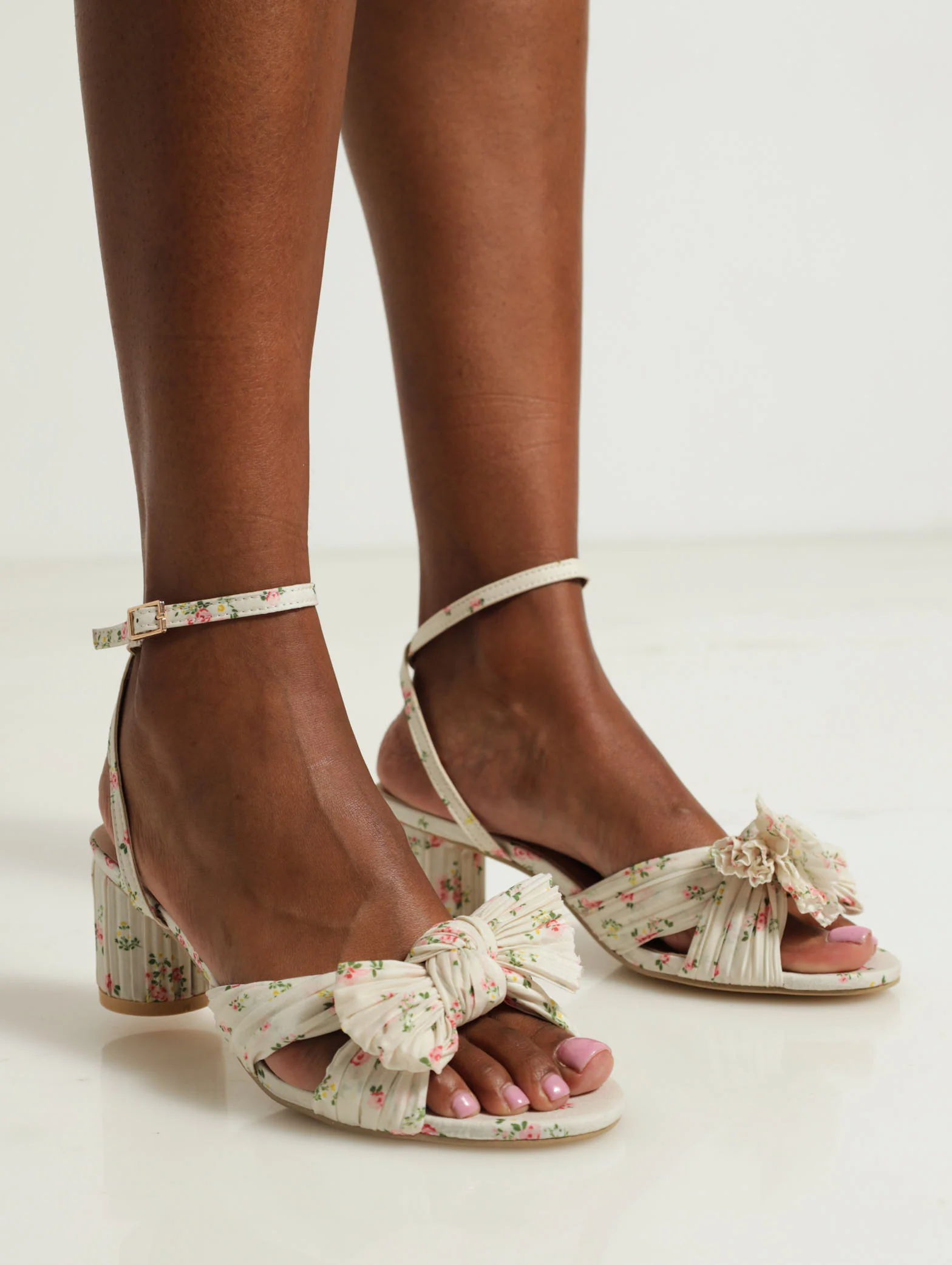 Hi Cylinder Shaped Floral Printed Bow Heel - Image 2