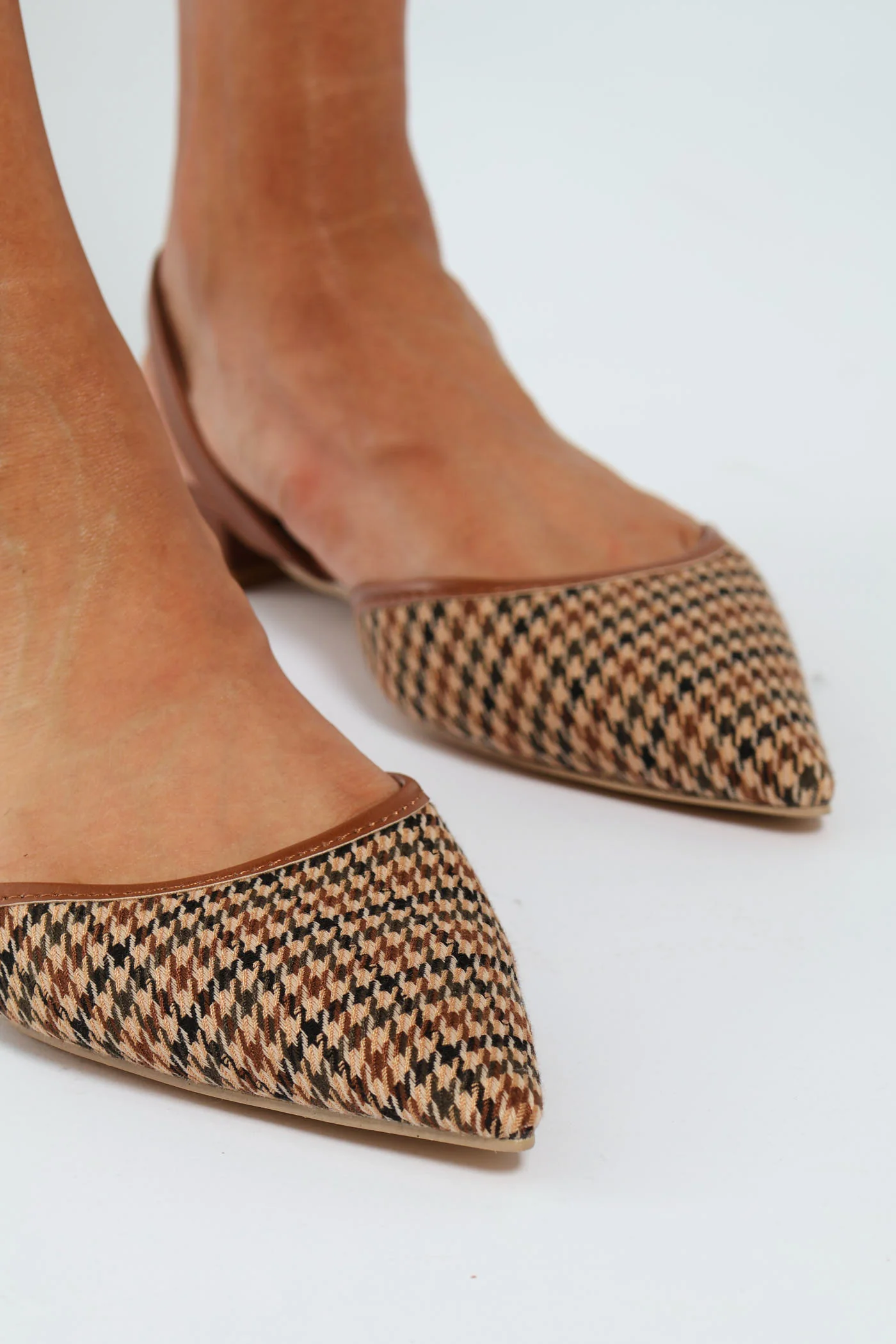 Houndstooth Pointy Slingback Pump - Tan - Image 3