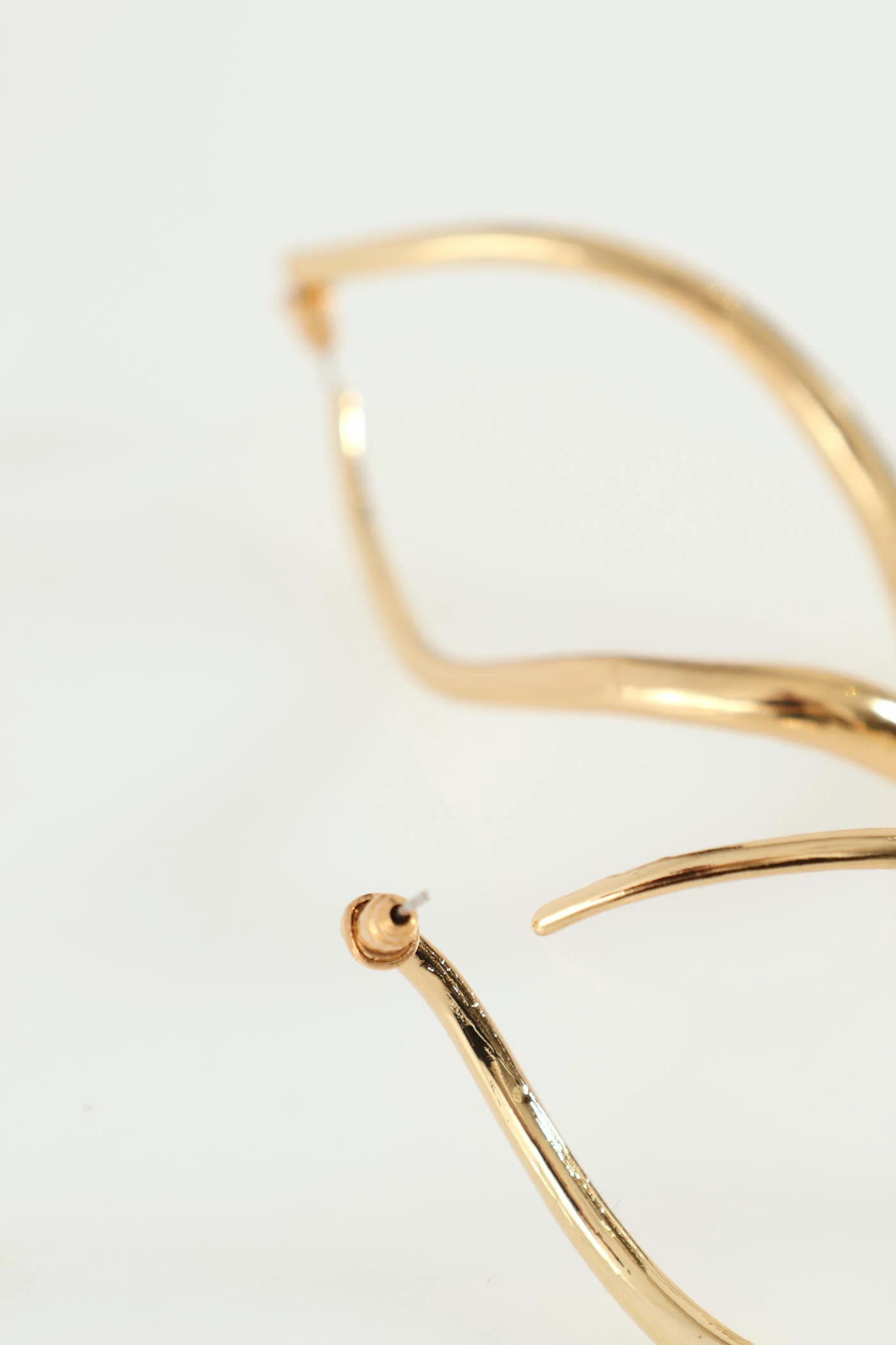 Irregular Oval Hoop Earring - Gold - Image 3