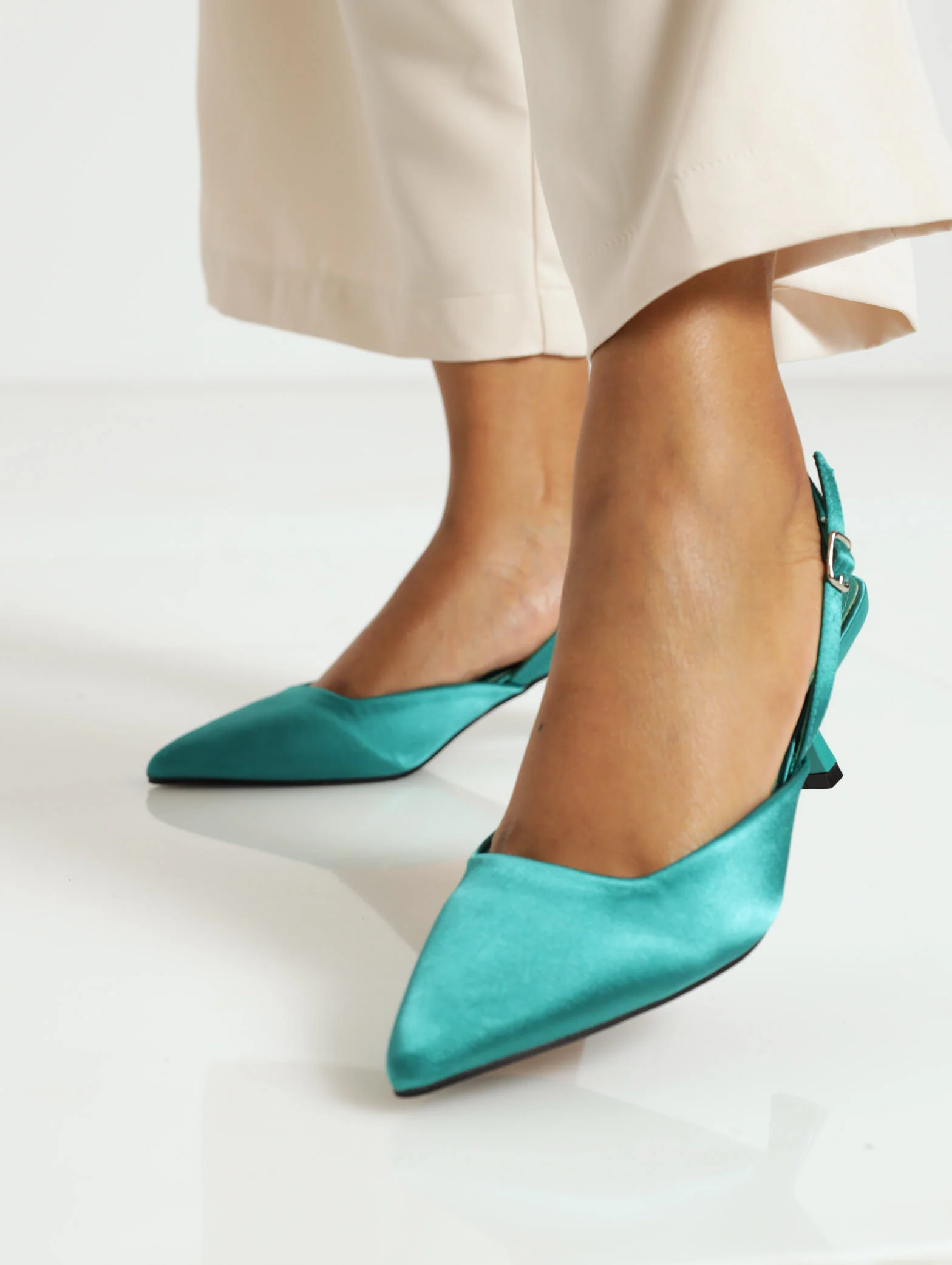 Kitten Stiletto Pointy Court With Slingback