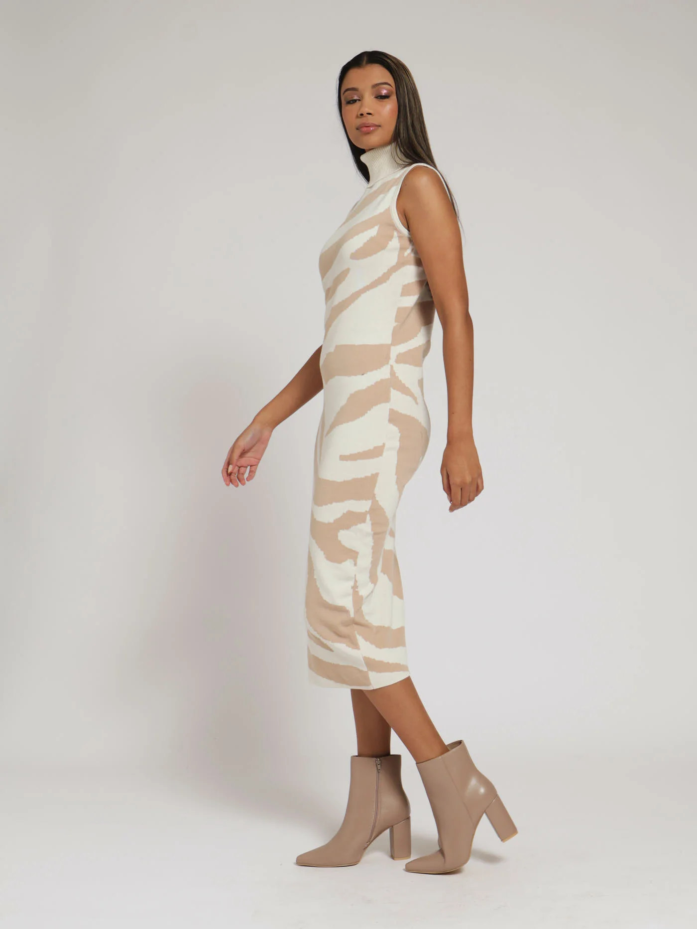 Knitwear Hi-Neck 2 Tone Midi Dress - Image 2