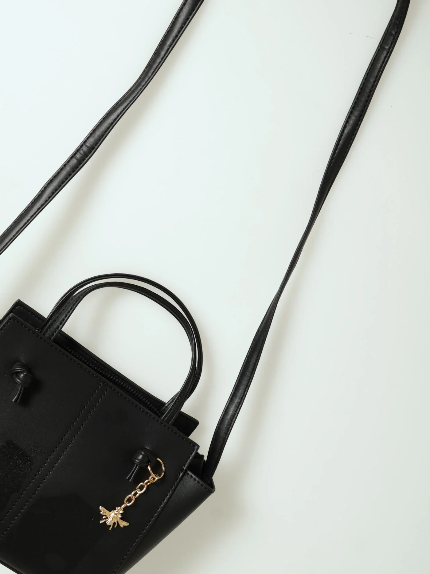 Knot Front Bee Charm Tote Bag - Black - Image 6