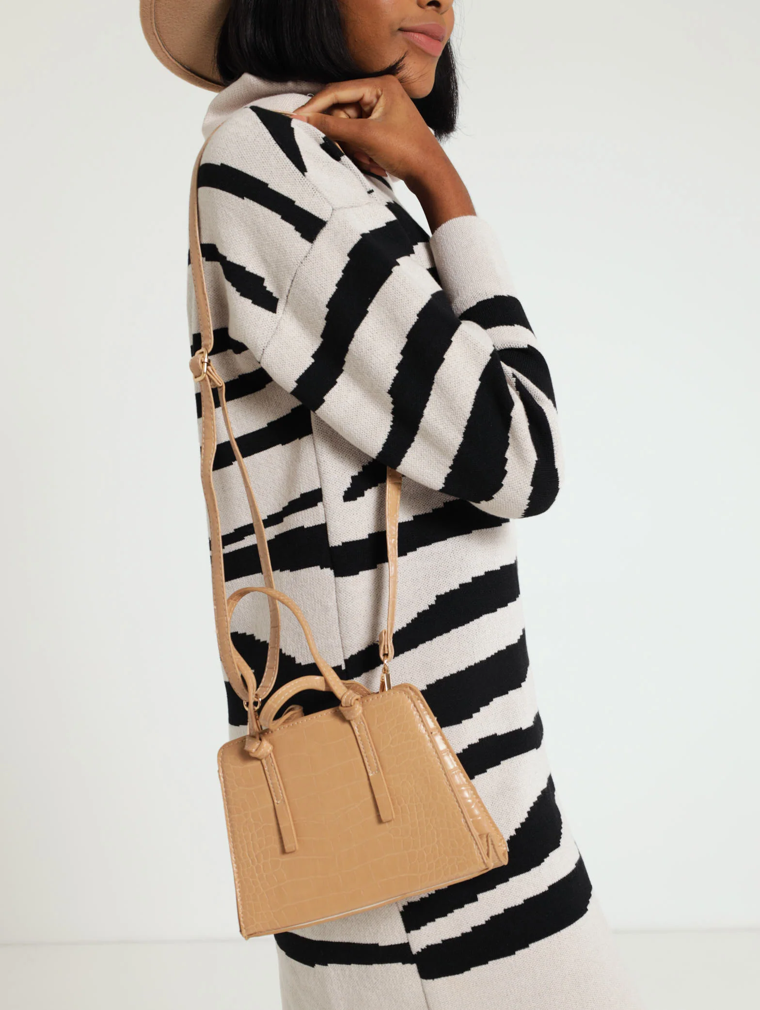 Knotted Squarish Box Tote