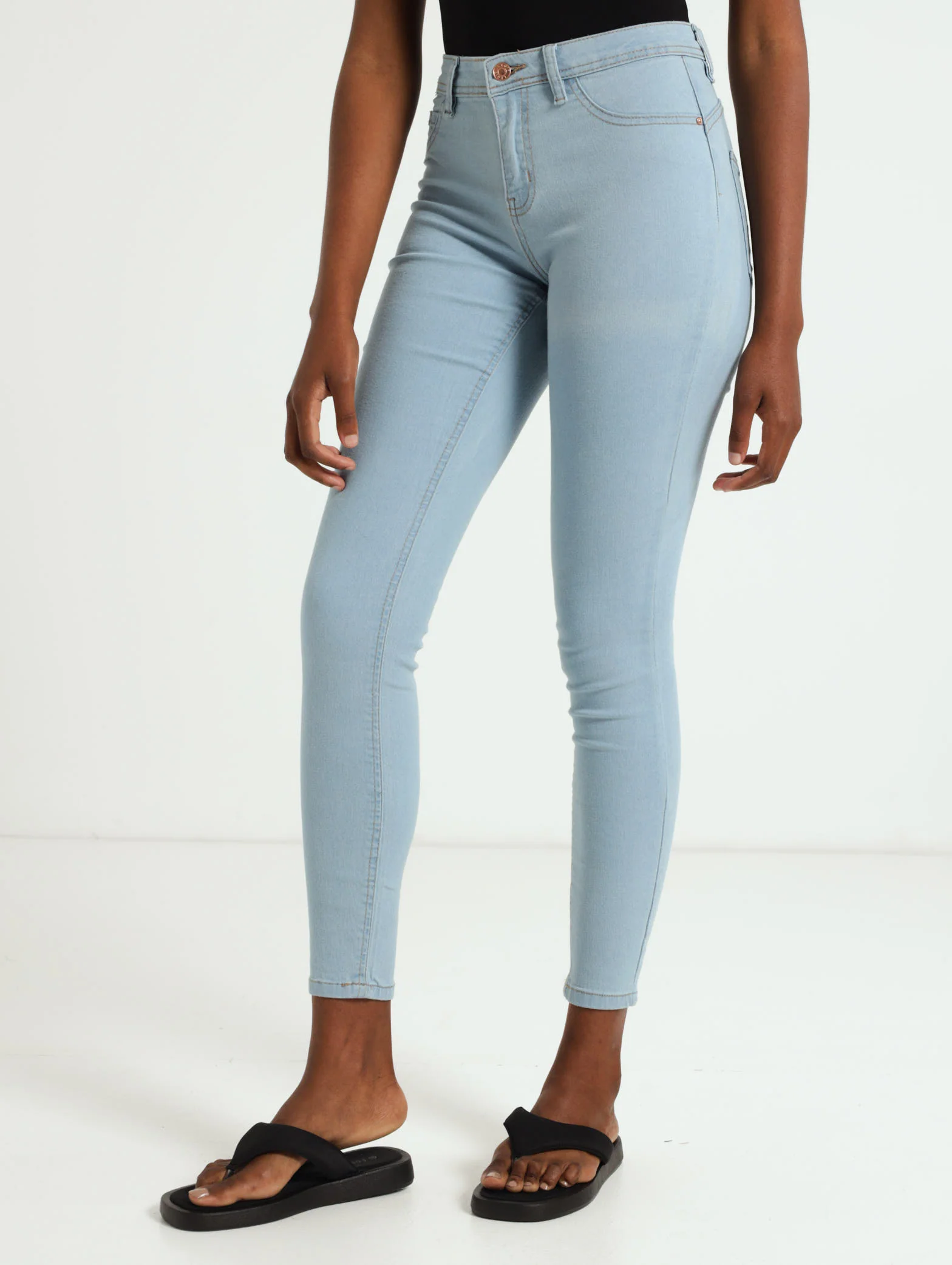 Regular Rise Push Up Jean - Bleach Denim