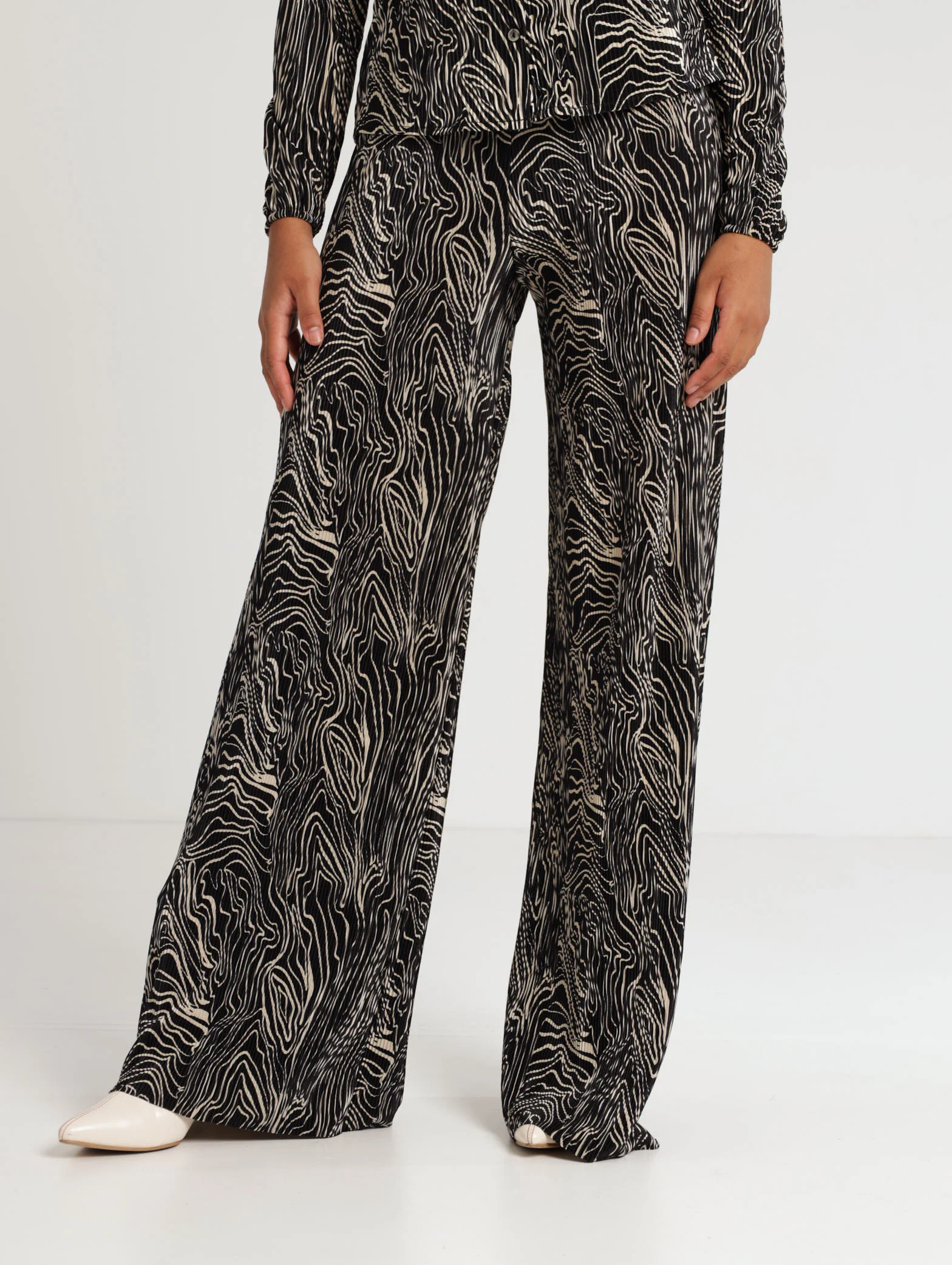Bodre Swirl Print Pants - Black/White