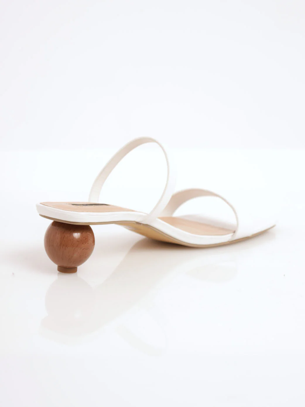 Double Strap Wood Round Shaped Low Heel - White - Image 4
