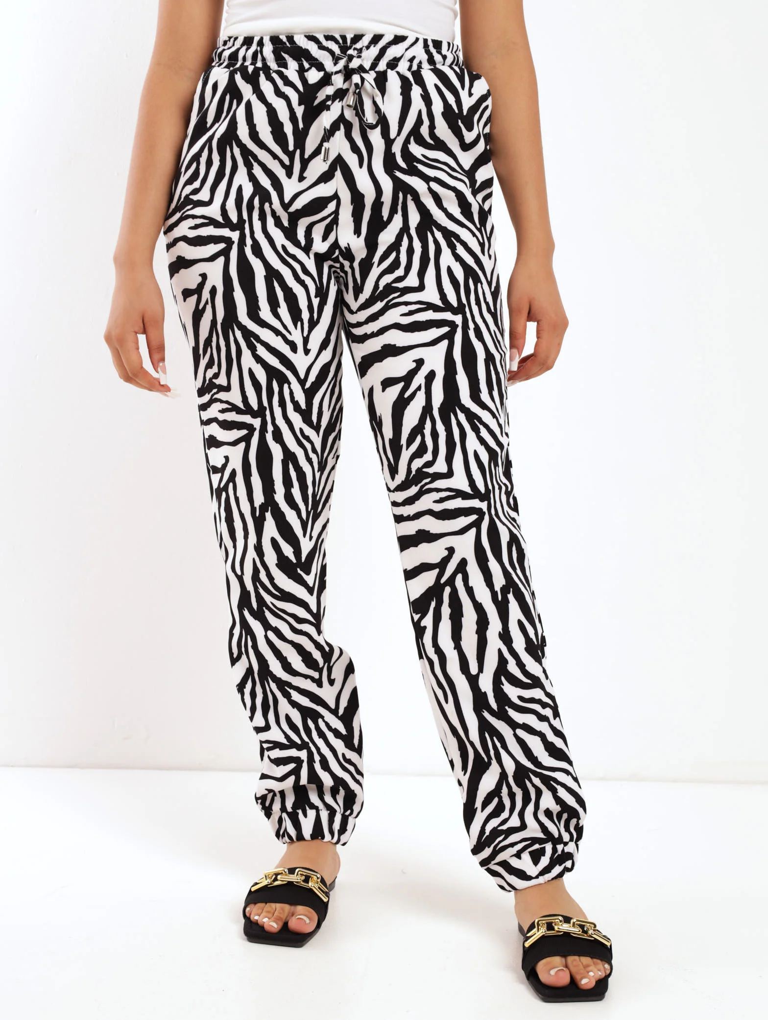 Drawcord Zebra Jogger - White/Black