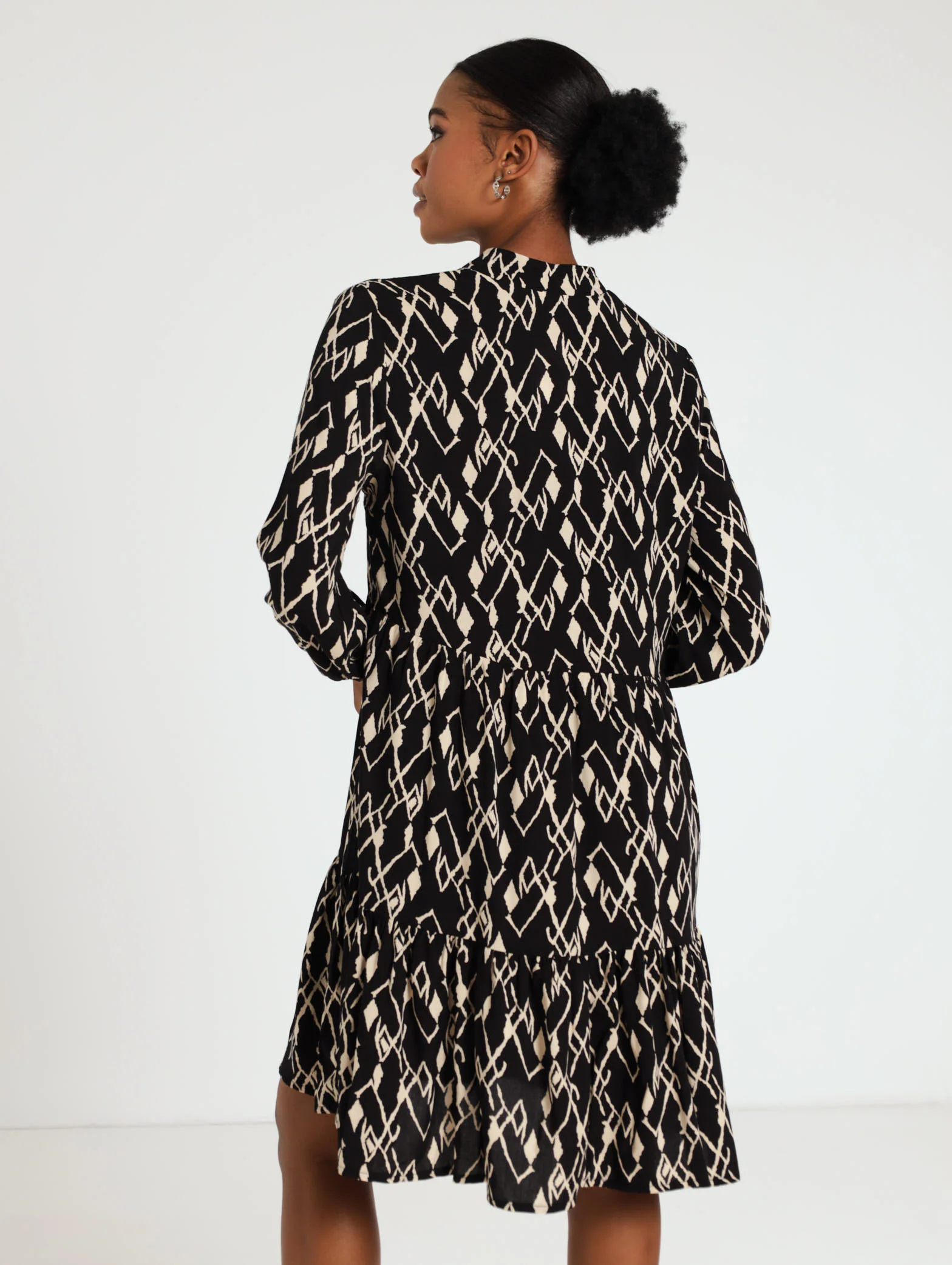 Geo Print Poplin Tiered Hem Mini Dress - Black - Image 3