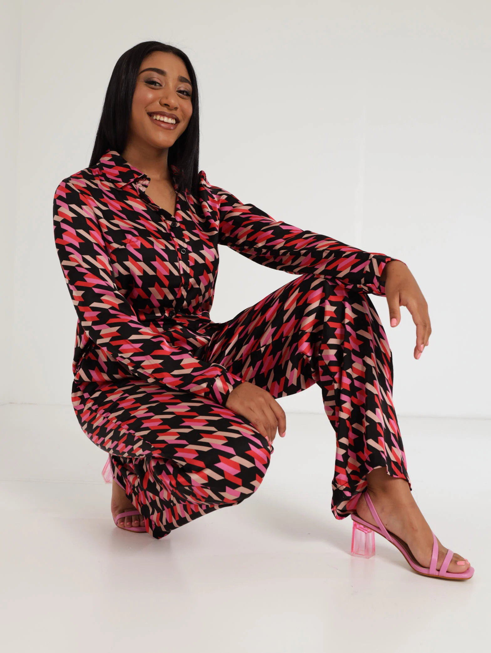 Geometric Print Satin Pants - Black - Image 2