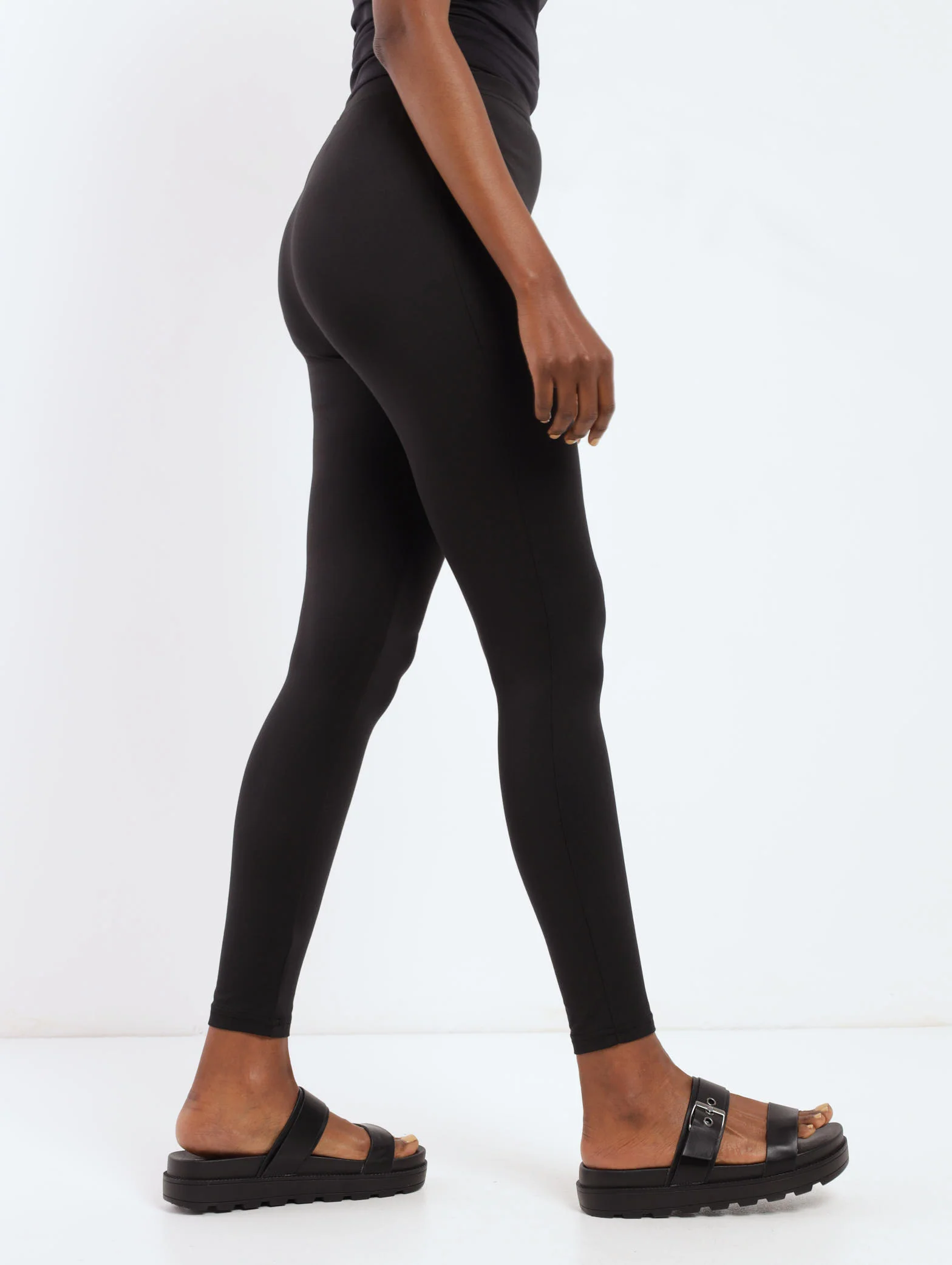 Hi-Waist Legging - Black - Image 2