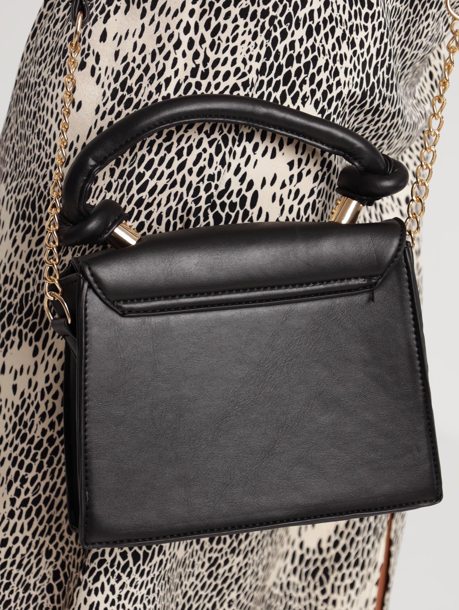 Knotted Handle Satchel Bag - Black - Image 4