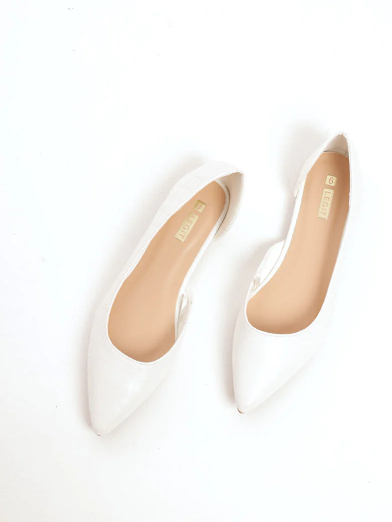 Matte Croc Open Waist Pointy Pump Shoe - White
