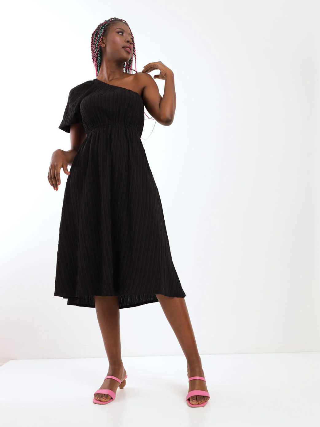 One Shoulder Elastic Waist Crinkle Midi Dress - Black - Image 2